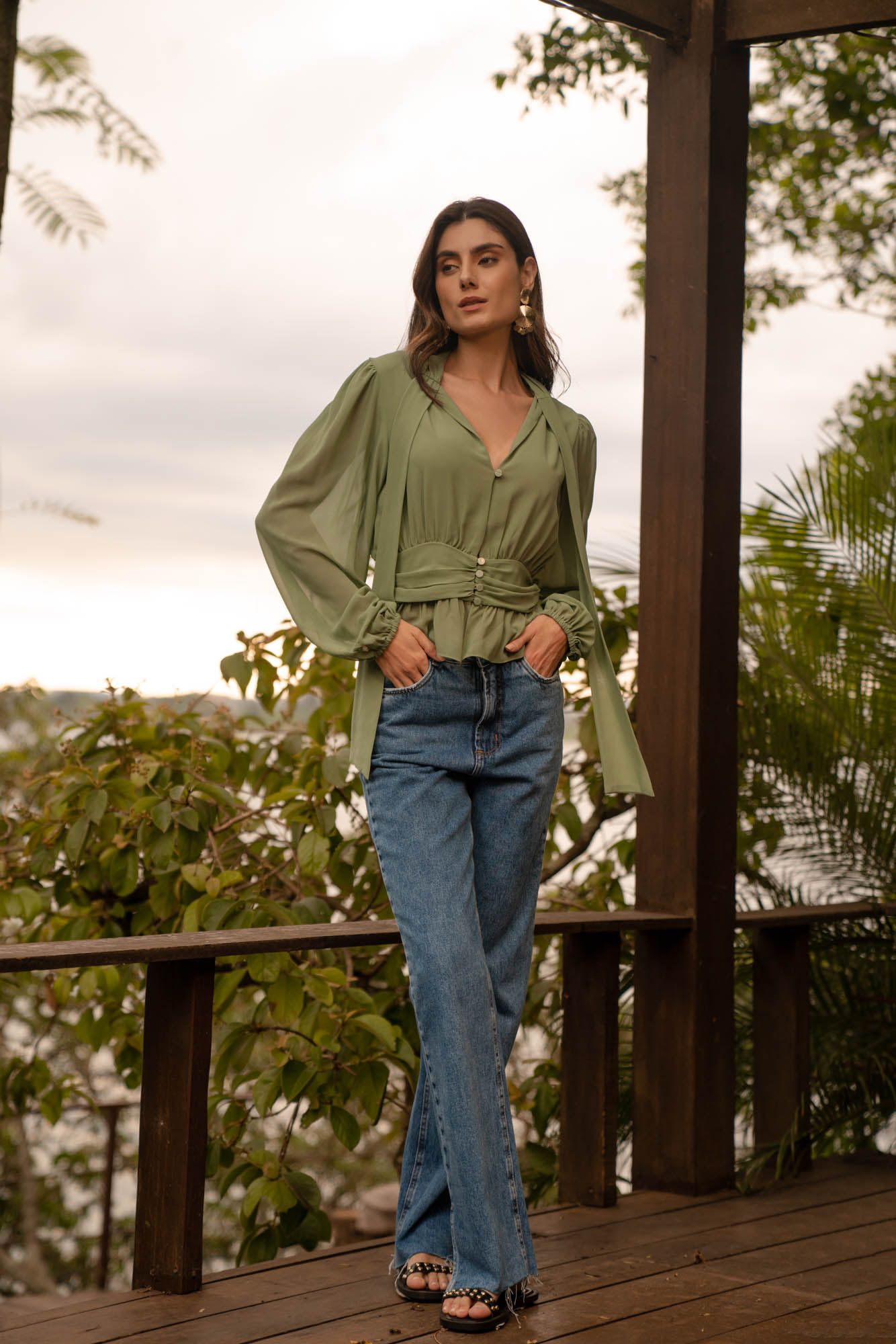 BLUSA GAYA LAÇO COSTAS