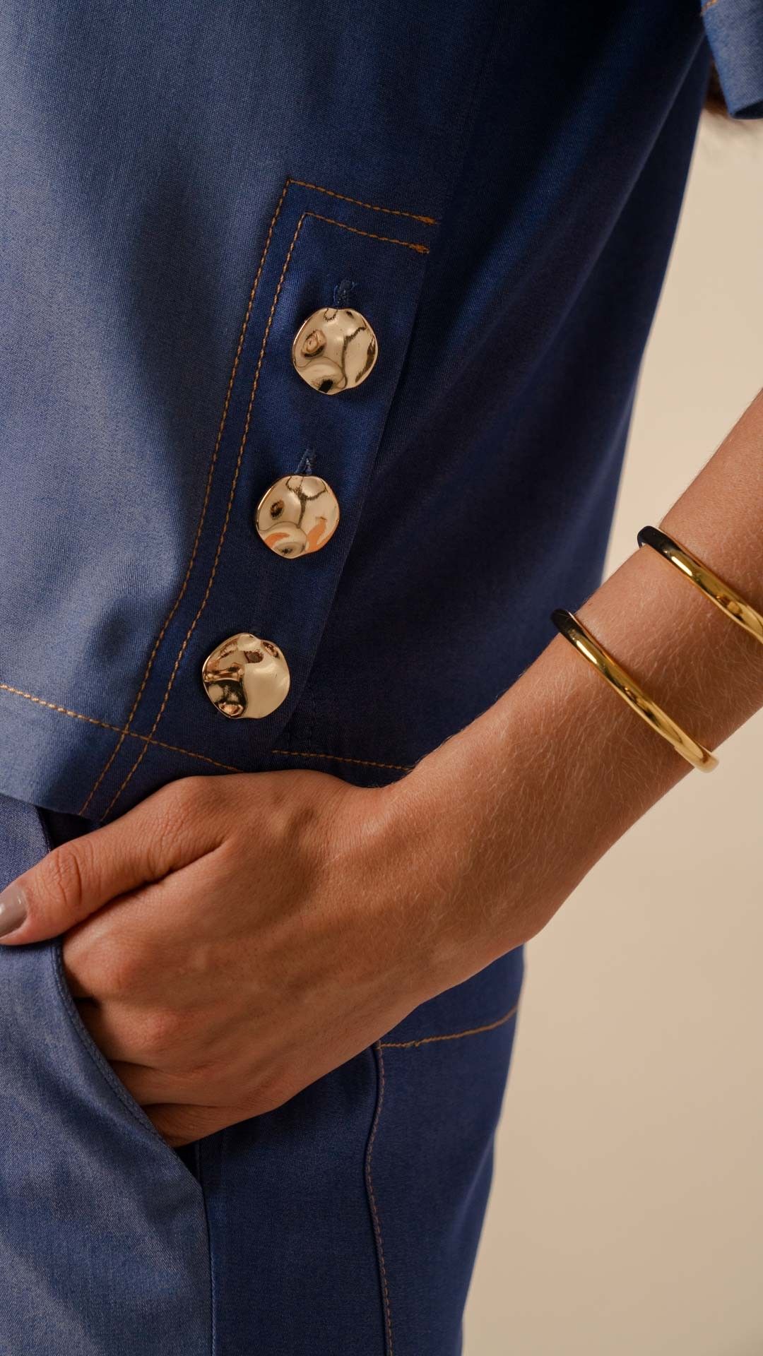 BLUSAM/CDETALHE BOTOES JEANS