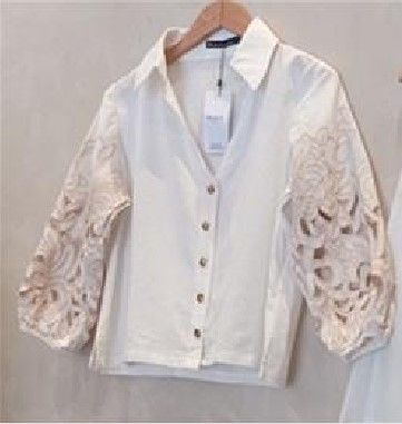 BLUSA MANGA BUFANTE TRICOLINE BORDADA