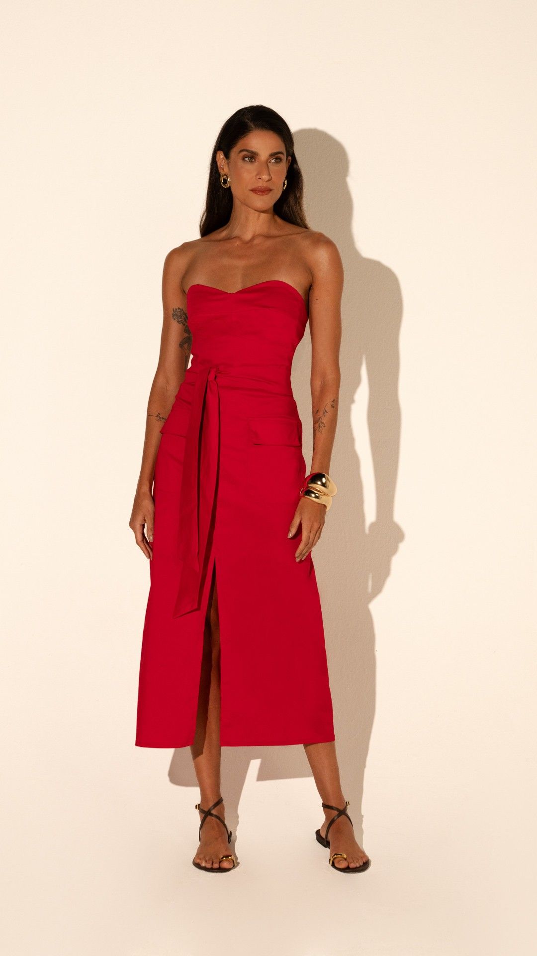 VESTIDO MIDI S/ALÇA TRICOLINE BOLSO E FAIXA