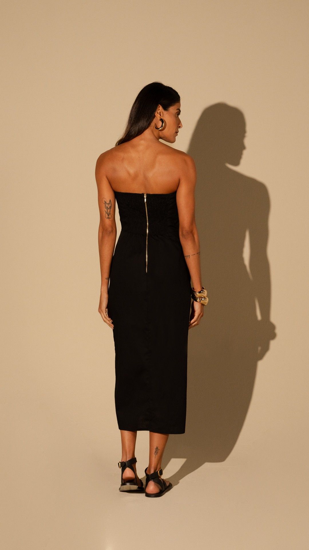 VESTIDO MIDI S/ALÇA TRICOLINE BOLSO E FAIXA