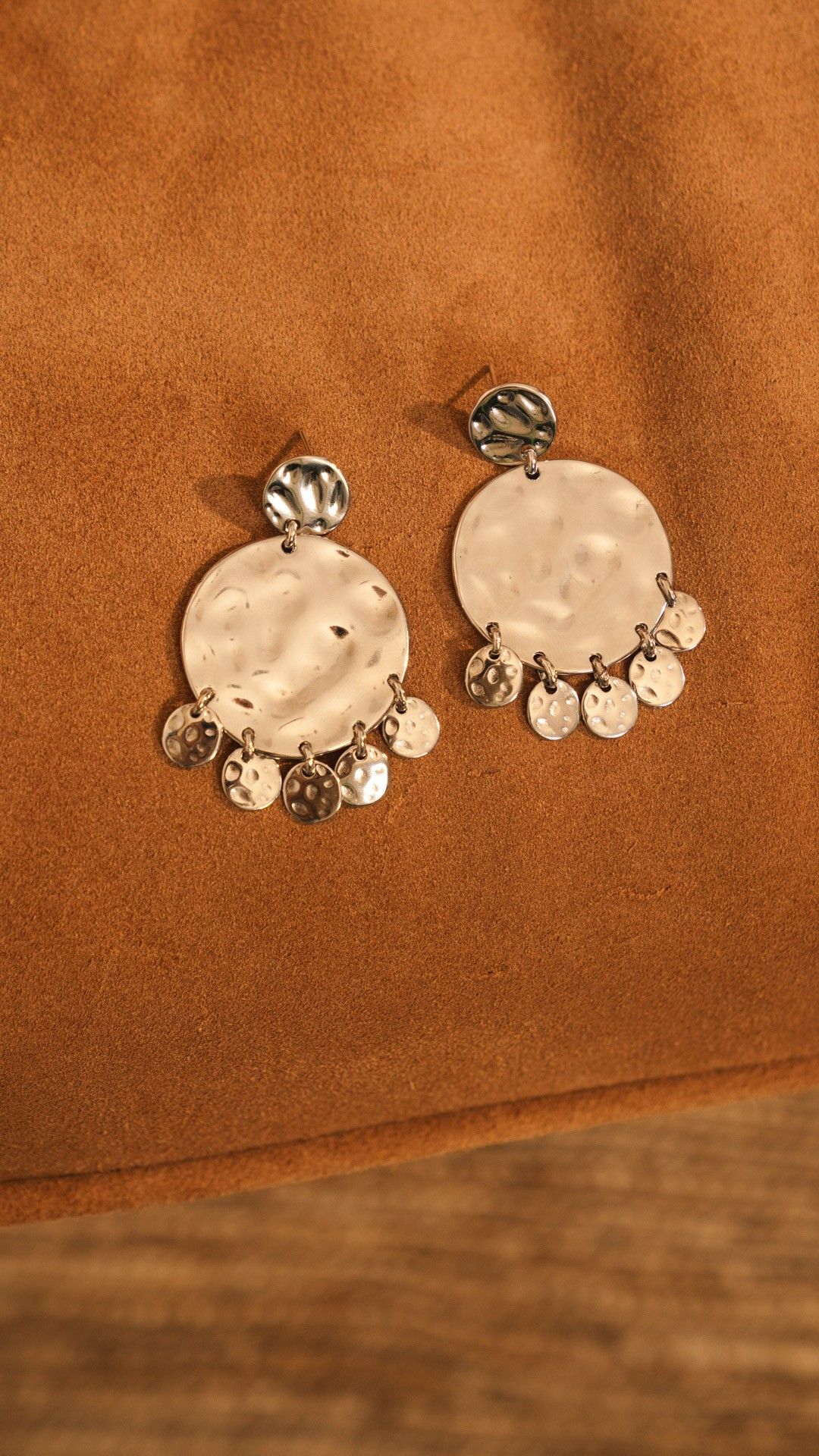 BRINCO METAL MARTELADO MOEDAS