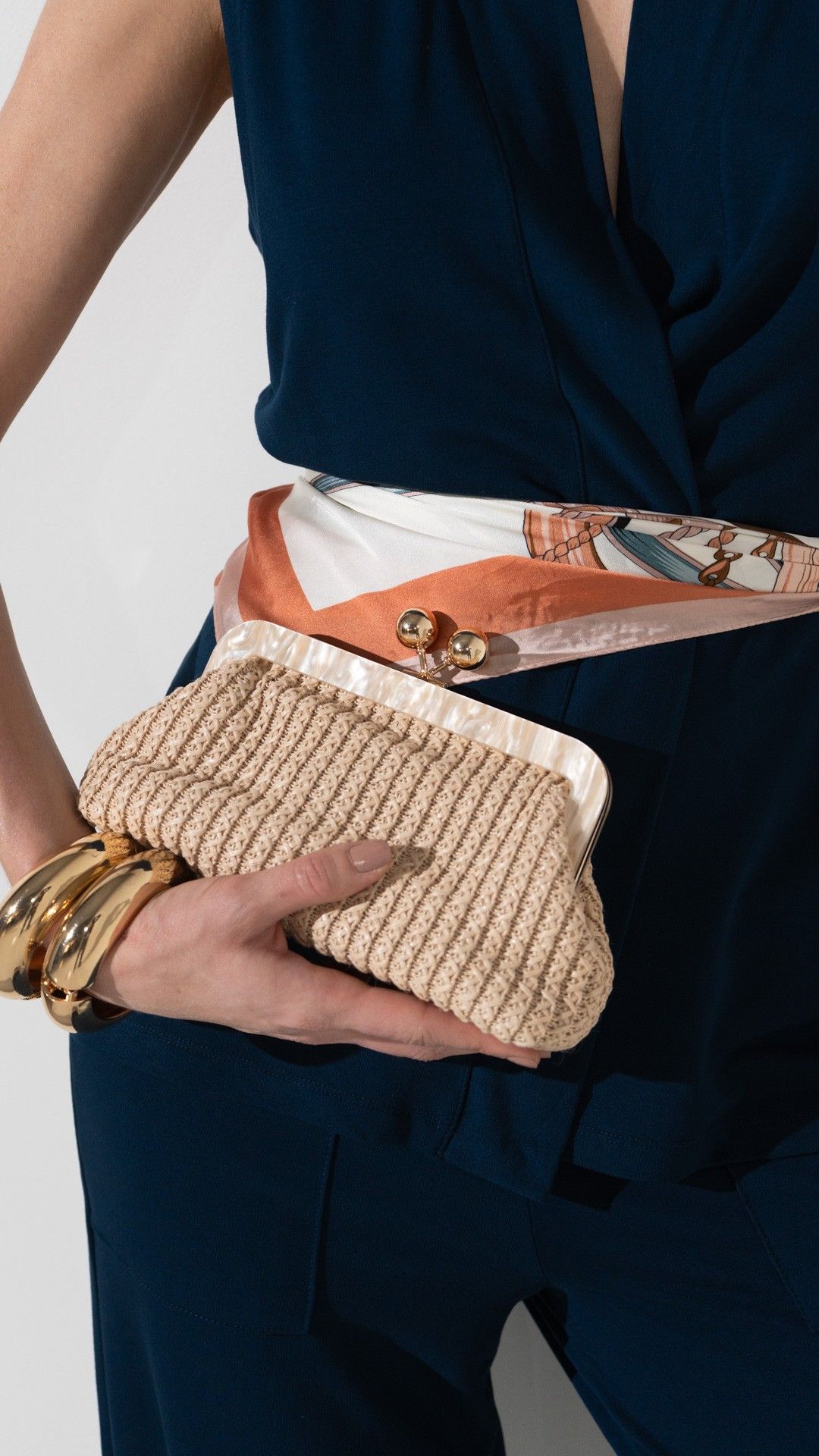 BOLSA CLUTCH TRESSÊ RESINA