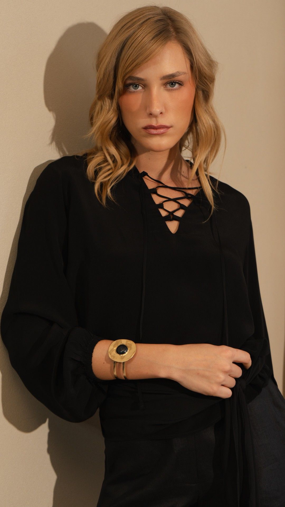 BLUSA CREPE CHIFFON AMARRAÇÃO MANGA L.