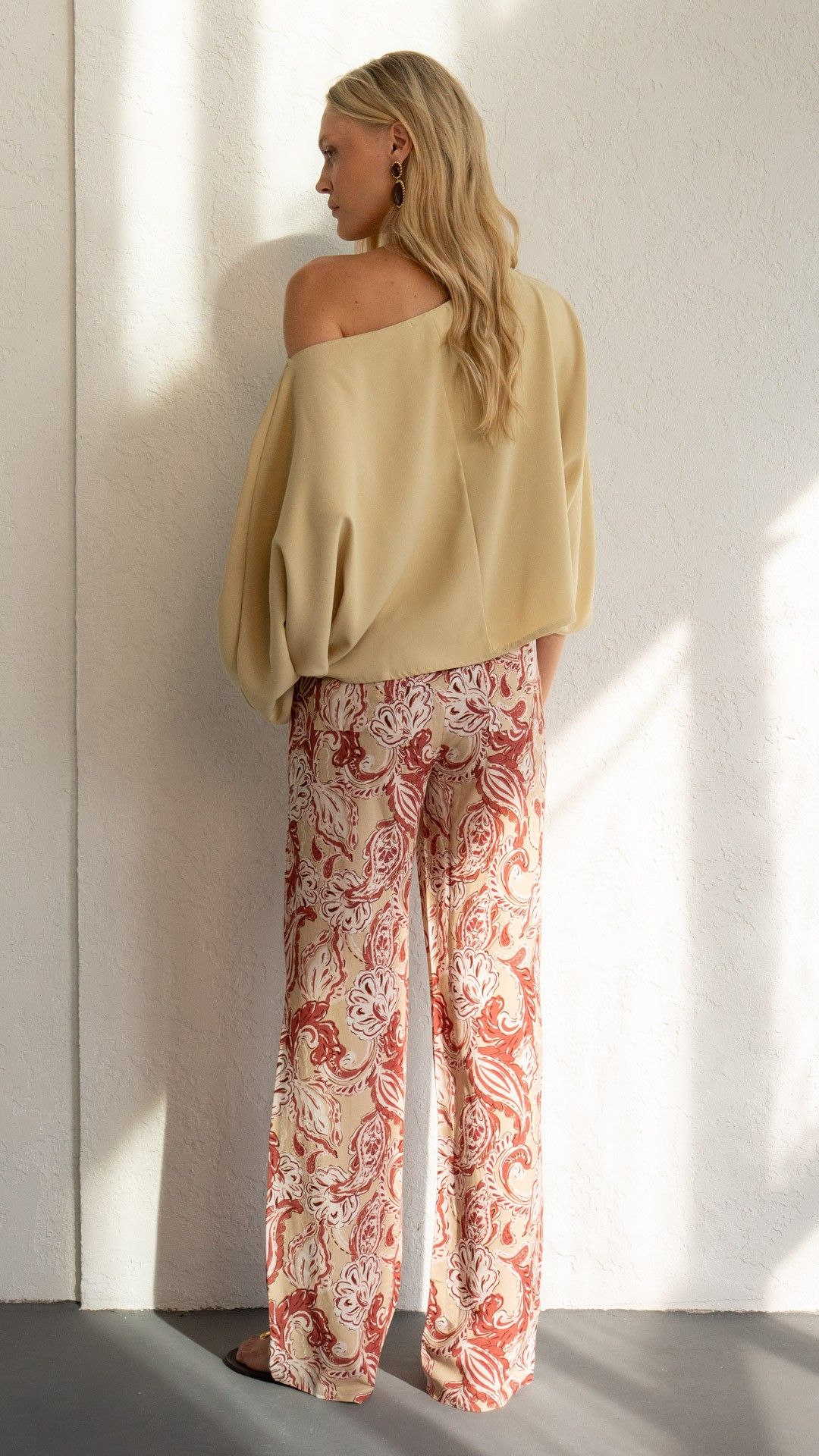 BLUSA CREPE FRESCOR CANOA MANGA AMPLA