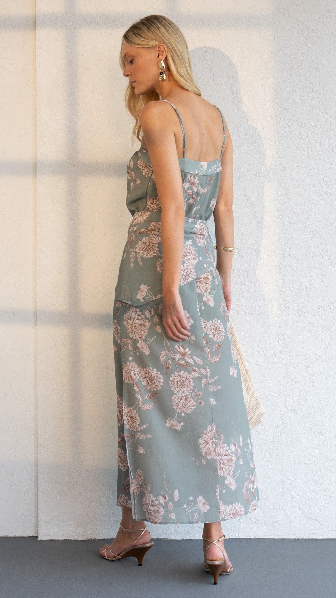 VESTIDO CREPE SÁLVIA C/ LENÇO ALÇA MIDI
