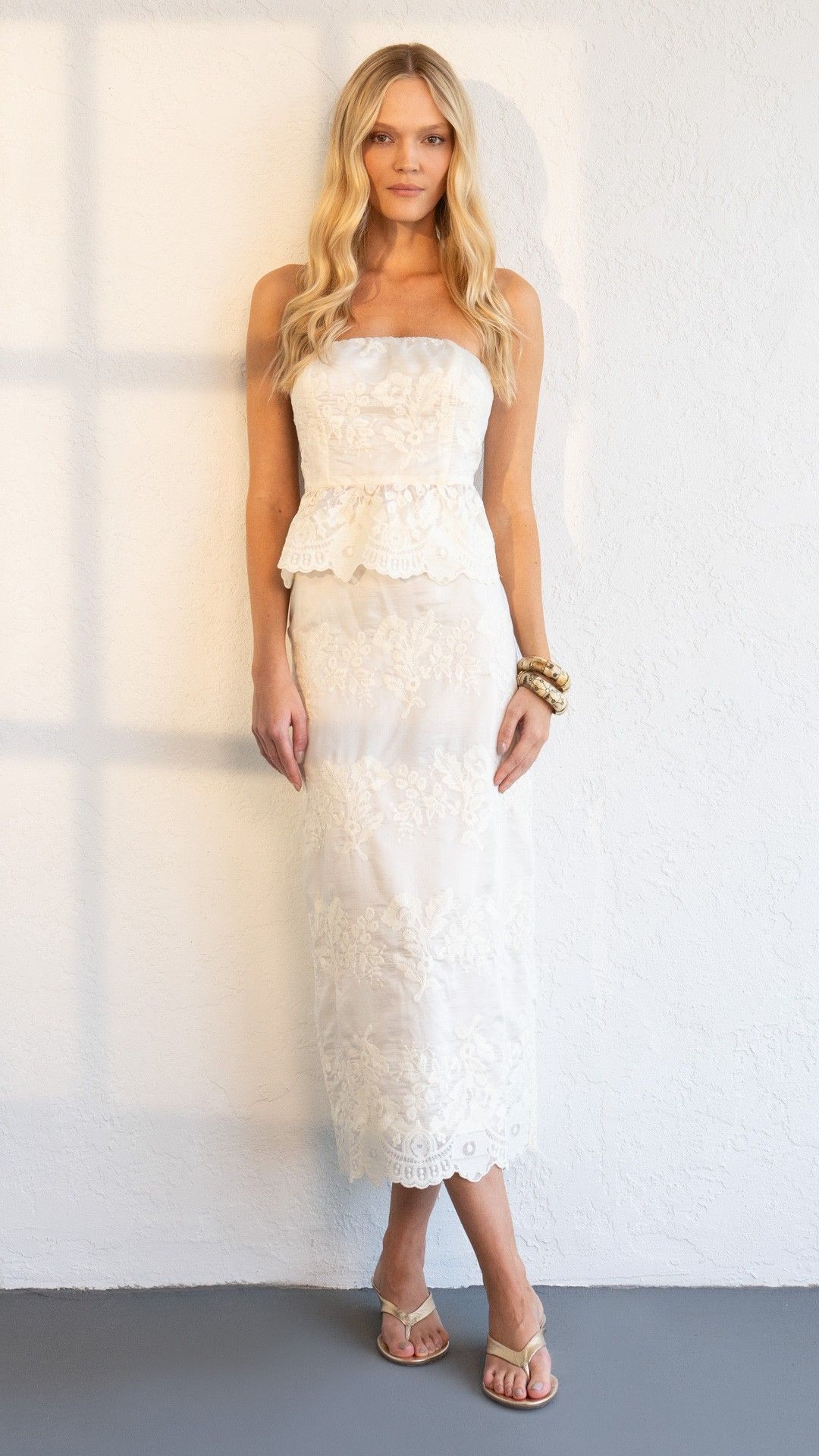 SAIA CREPE BORDADA ORGANZA MIDI