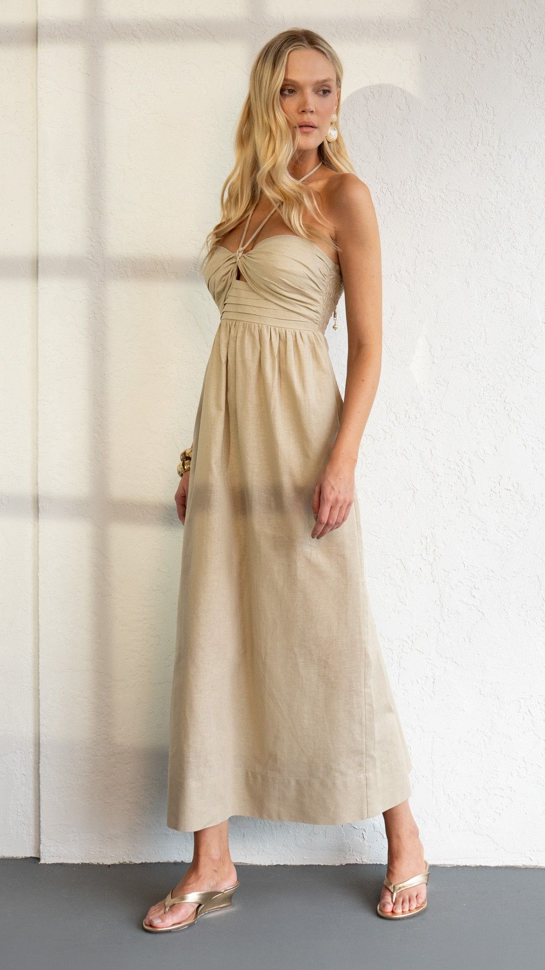VESTIDO ALGODÃO DESTAQUE PREGAS S/ ALÇA MIDI