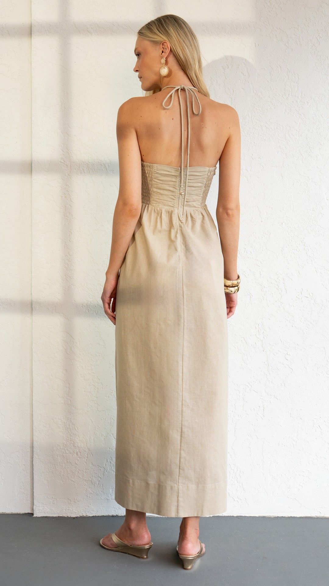 VESTIDO ALGODÃO DESTAQUE PREGAS S/ ALÇA MIDI