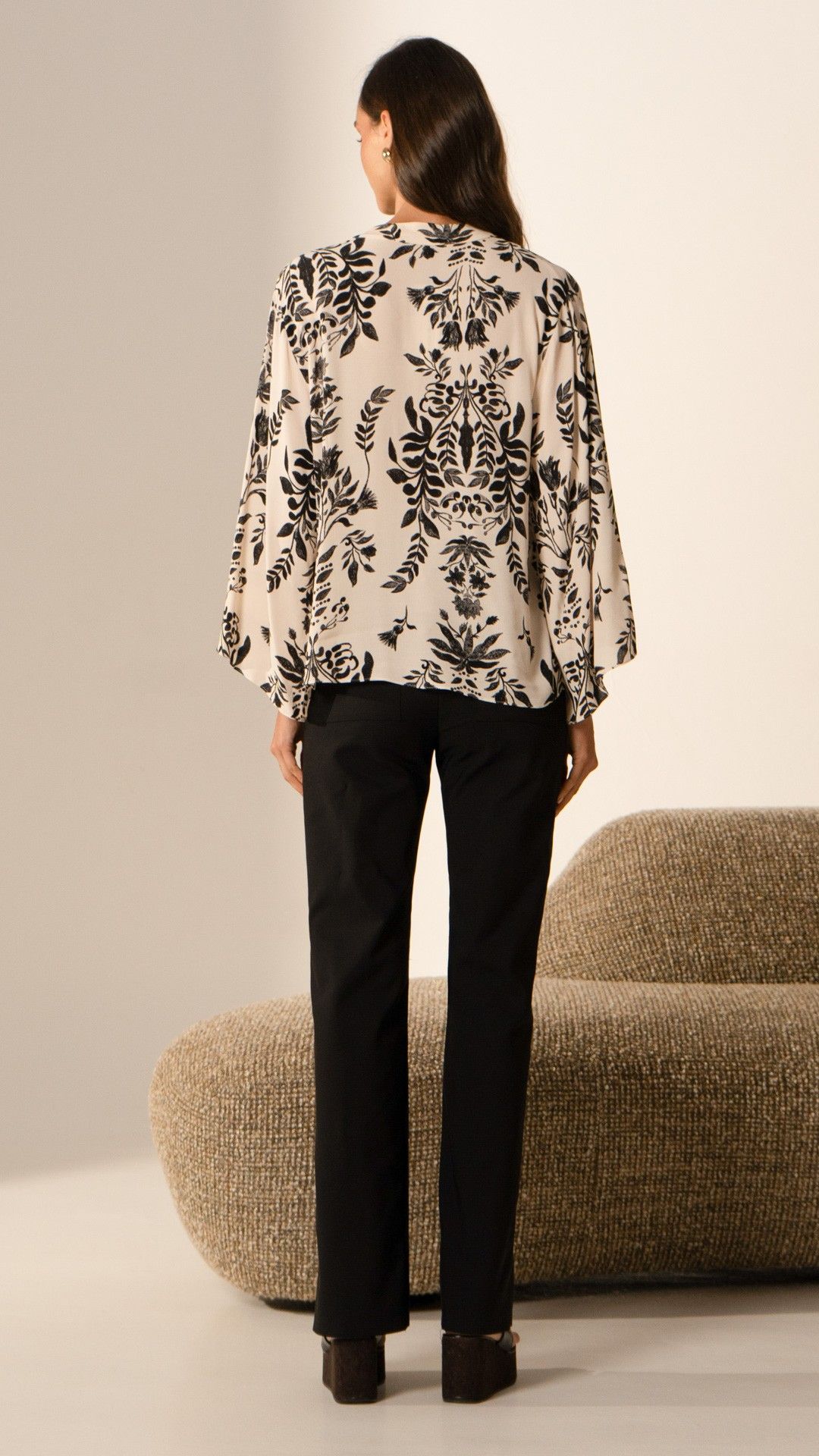 BLUSA VISCOSE FOLHAS BATA MANGA BUFANTE