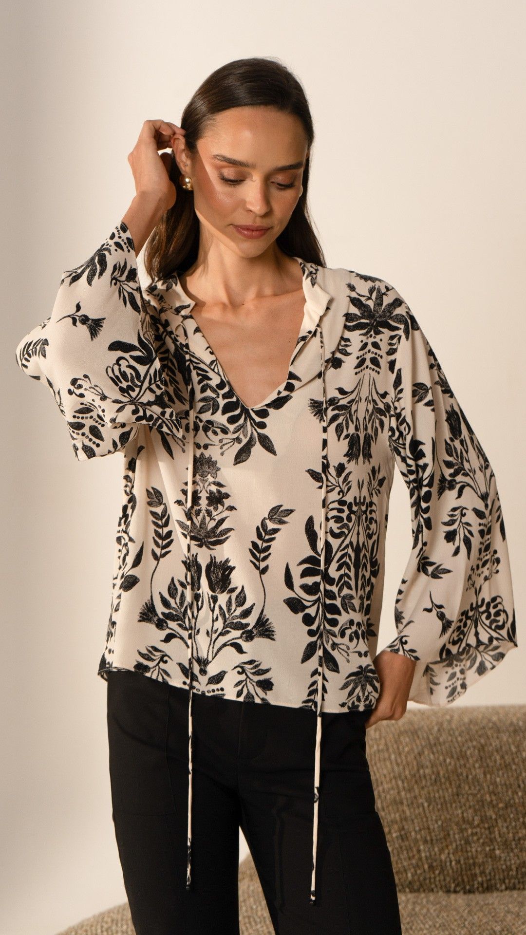 BLUSA VISCOSE FOLHAS BATA MANGA BUFANTE