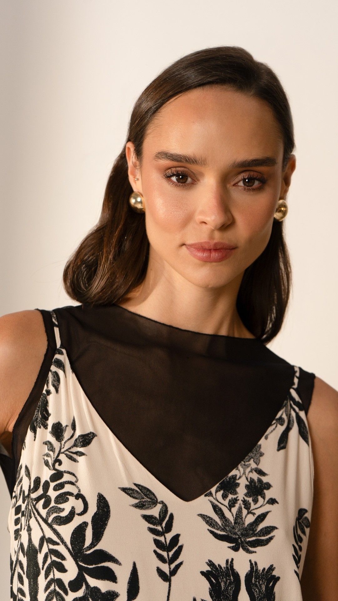VESTIDO VISCOSE FOLHAS C/ TULE LONGUETE