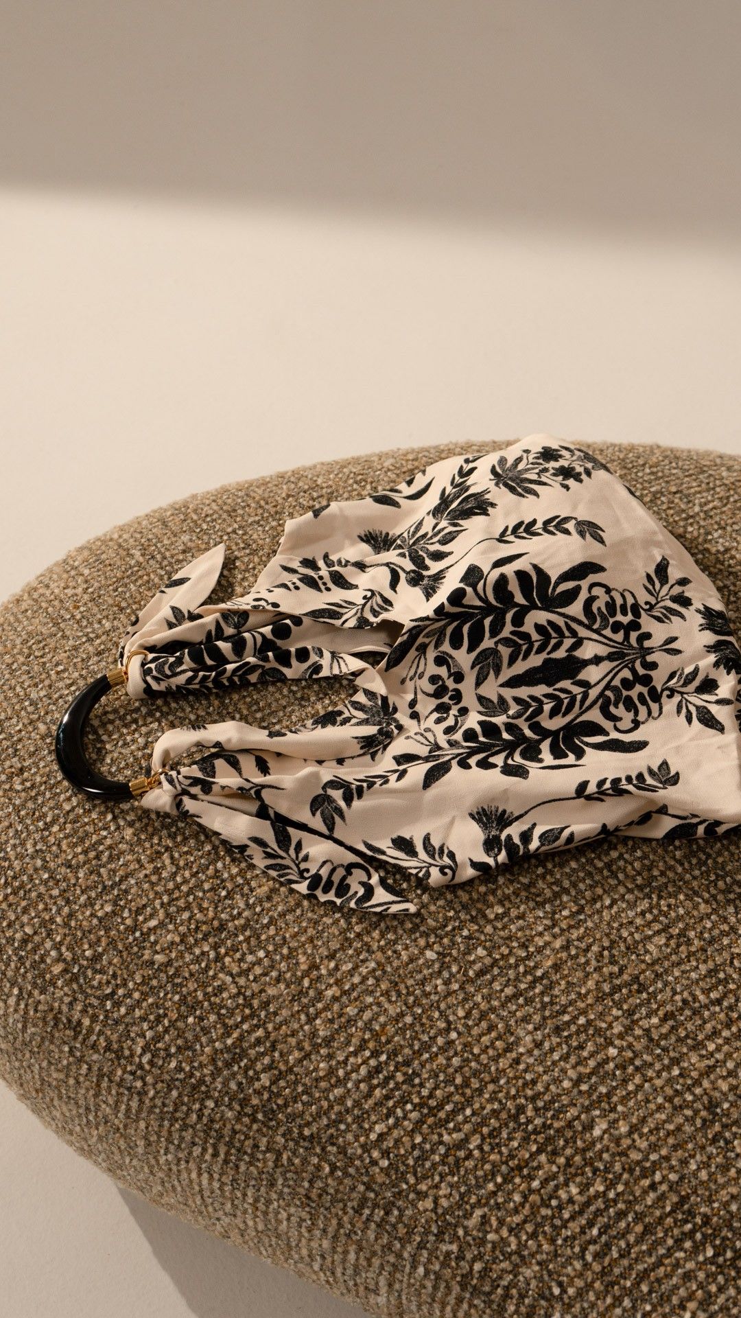 BOLSA VISCOSE FOLHAS ALÇA JÓIA