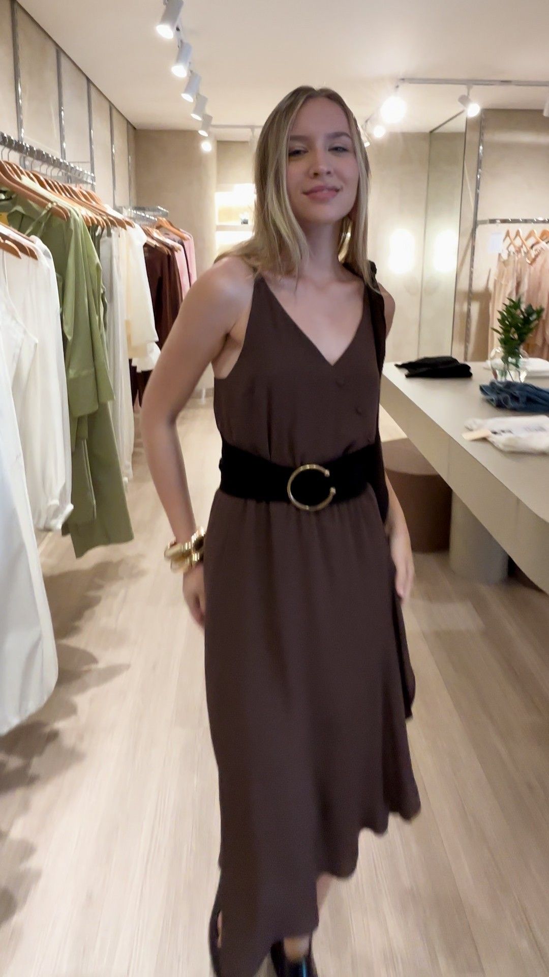 VESTIDO CREPE CHIFFON BOTÃO MIDI ALÇA