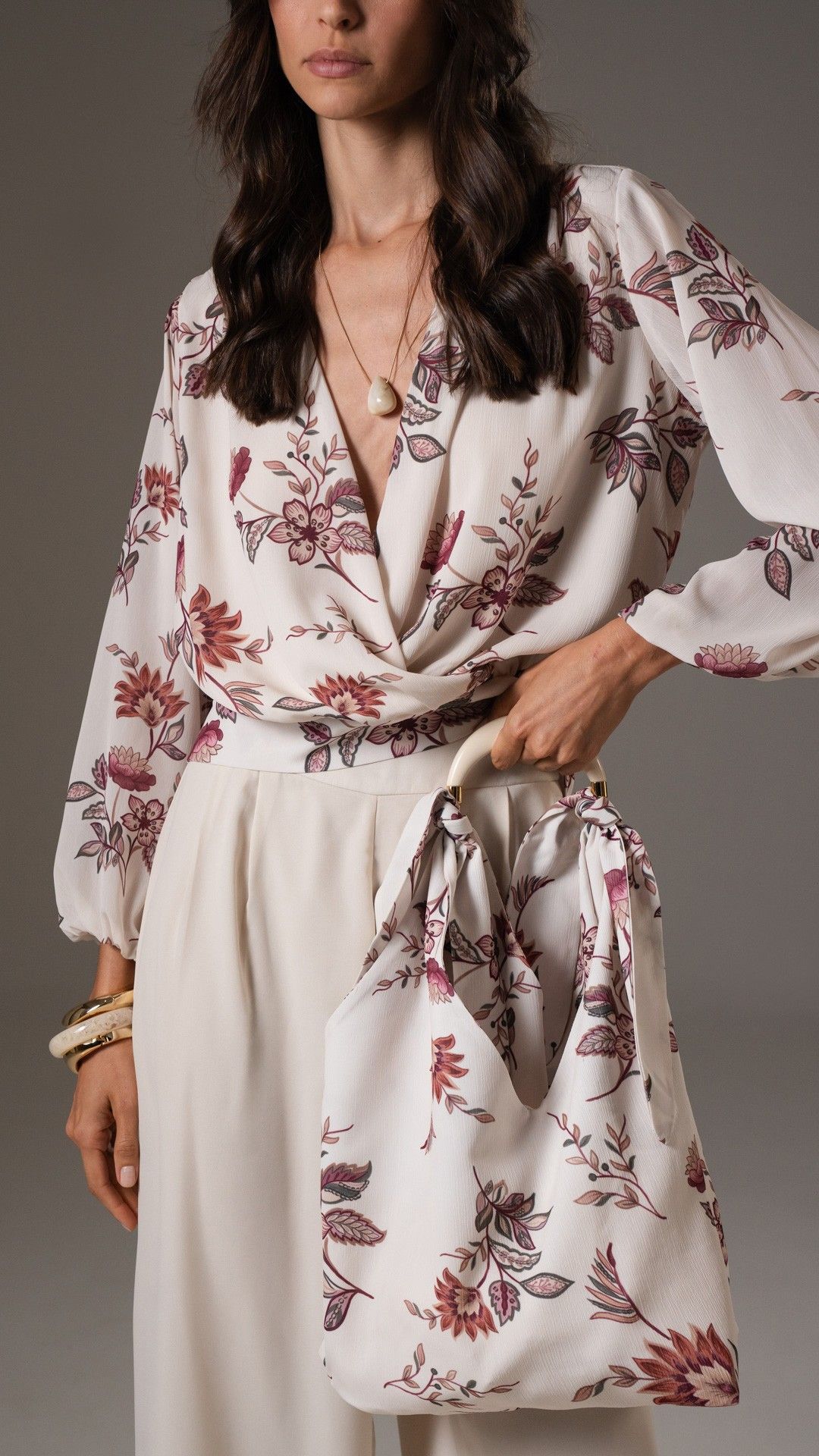BLUSA VISCOSE TRAÇO BOTÂNICO TRANSPASSADA MANGA L.