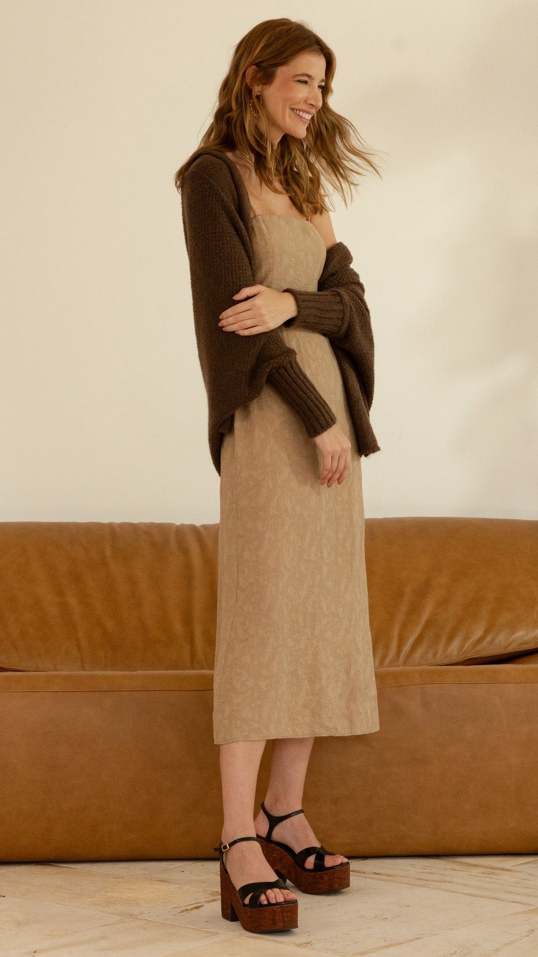 VESTIDO VISCOSE BORDADO ZÍPER ALÇA MIDI