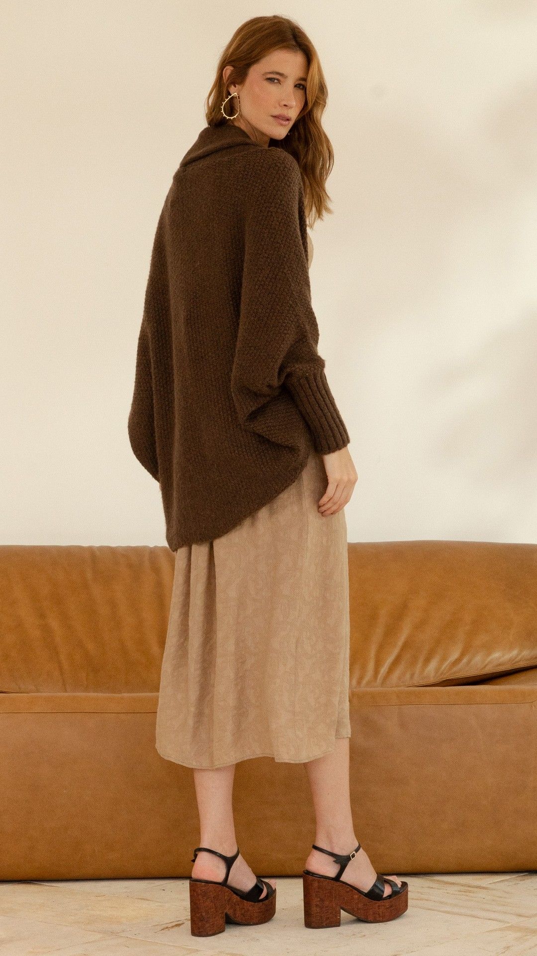 VESTIDO VISCOSE BORDADO ZÍPER ALÇA MIDI