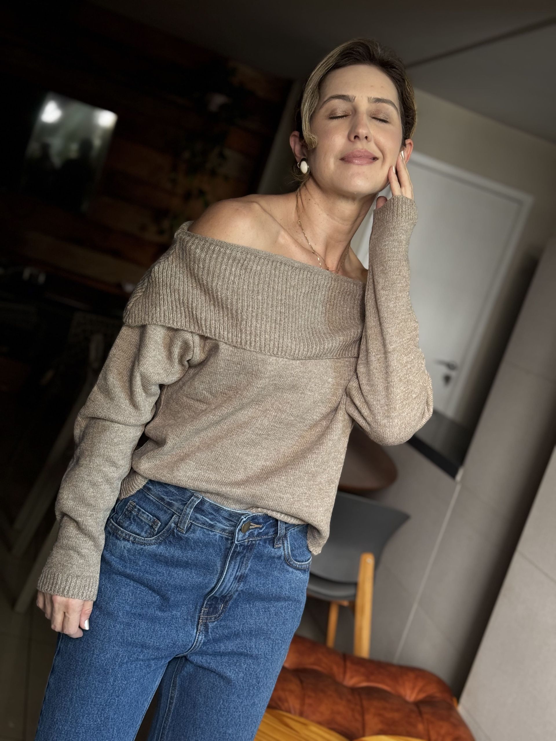 BLUSA TRICOT MOUSSE GOLA OMBRO A OMBRO MANGA L.