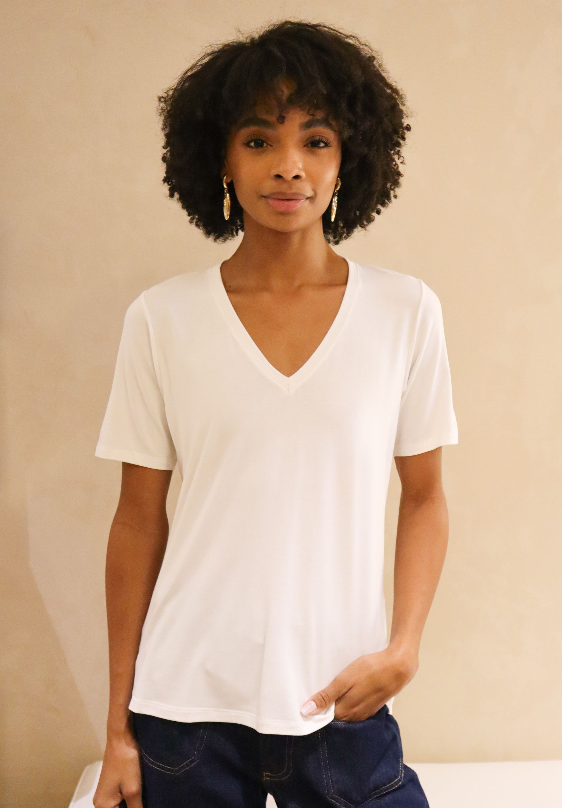 CAMISETA ESSENCIAL GOLA V