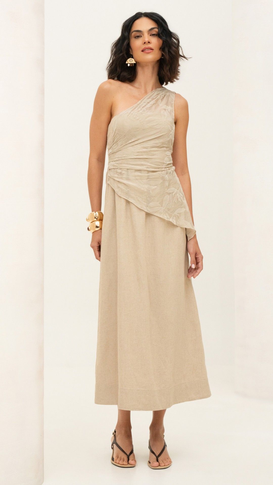 VESTIDO VISCOLINHO NOBRE BORDADO TRANSPASSADO MIDI S/ MANGA