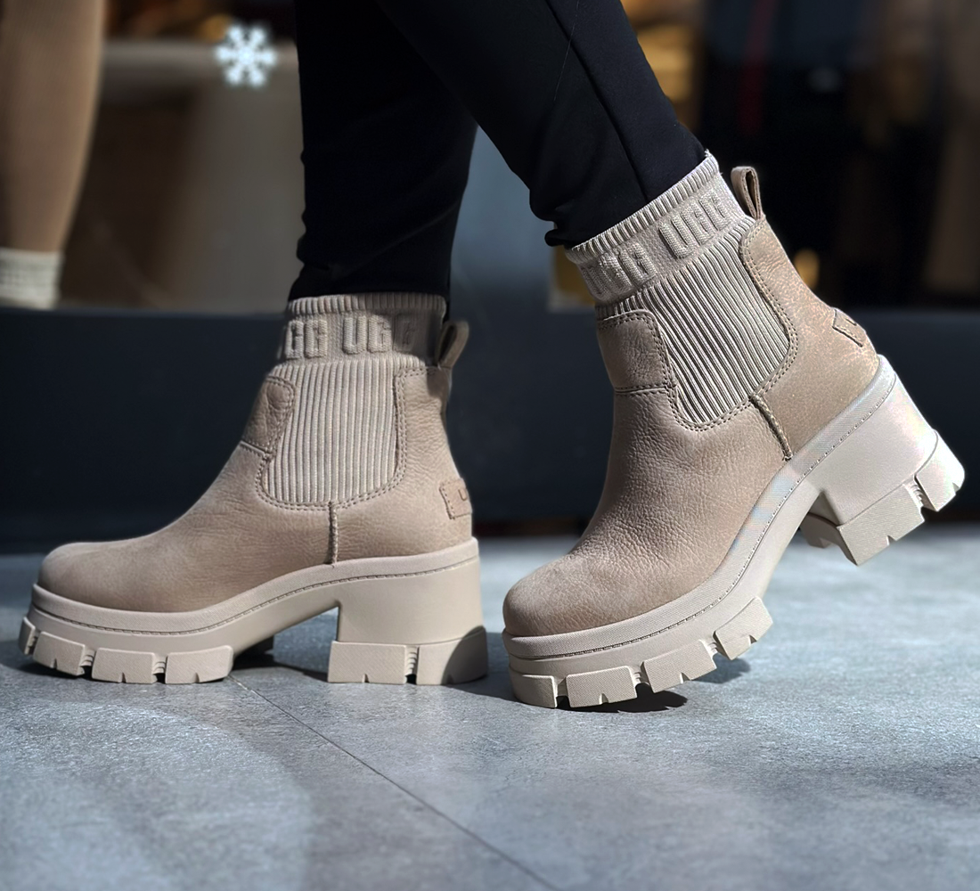 Bota impermeável para neve UGG Brooklyn Feminina - BENEVENTO
