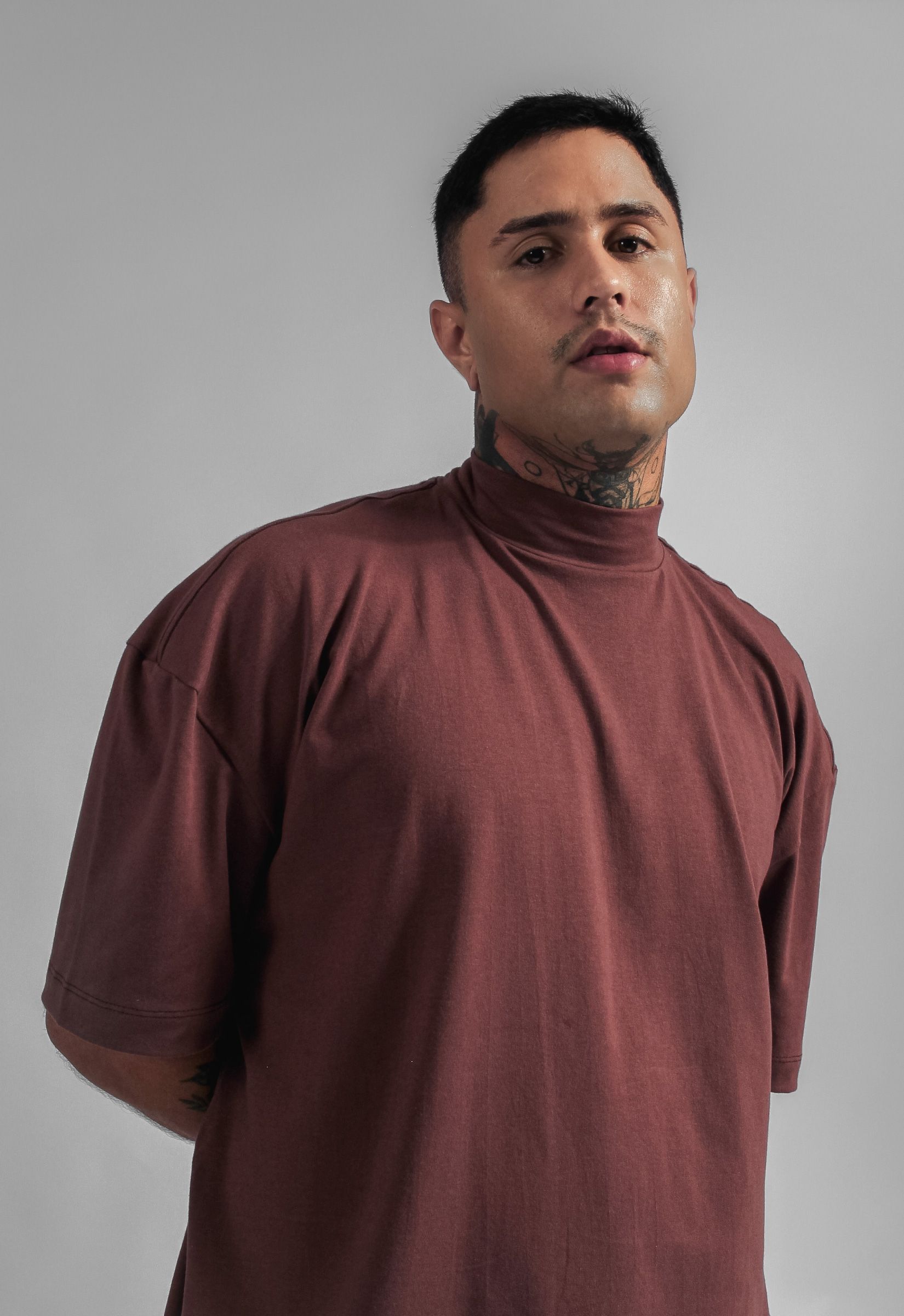 OVERSIZED GOLA ALTA AVELÃ
