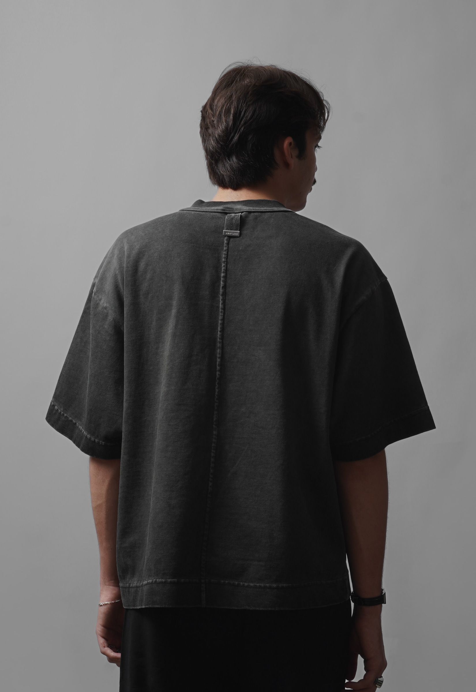 THE HUNT BOXY TEE TITANIUM