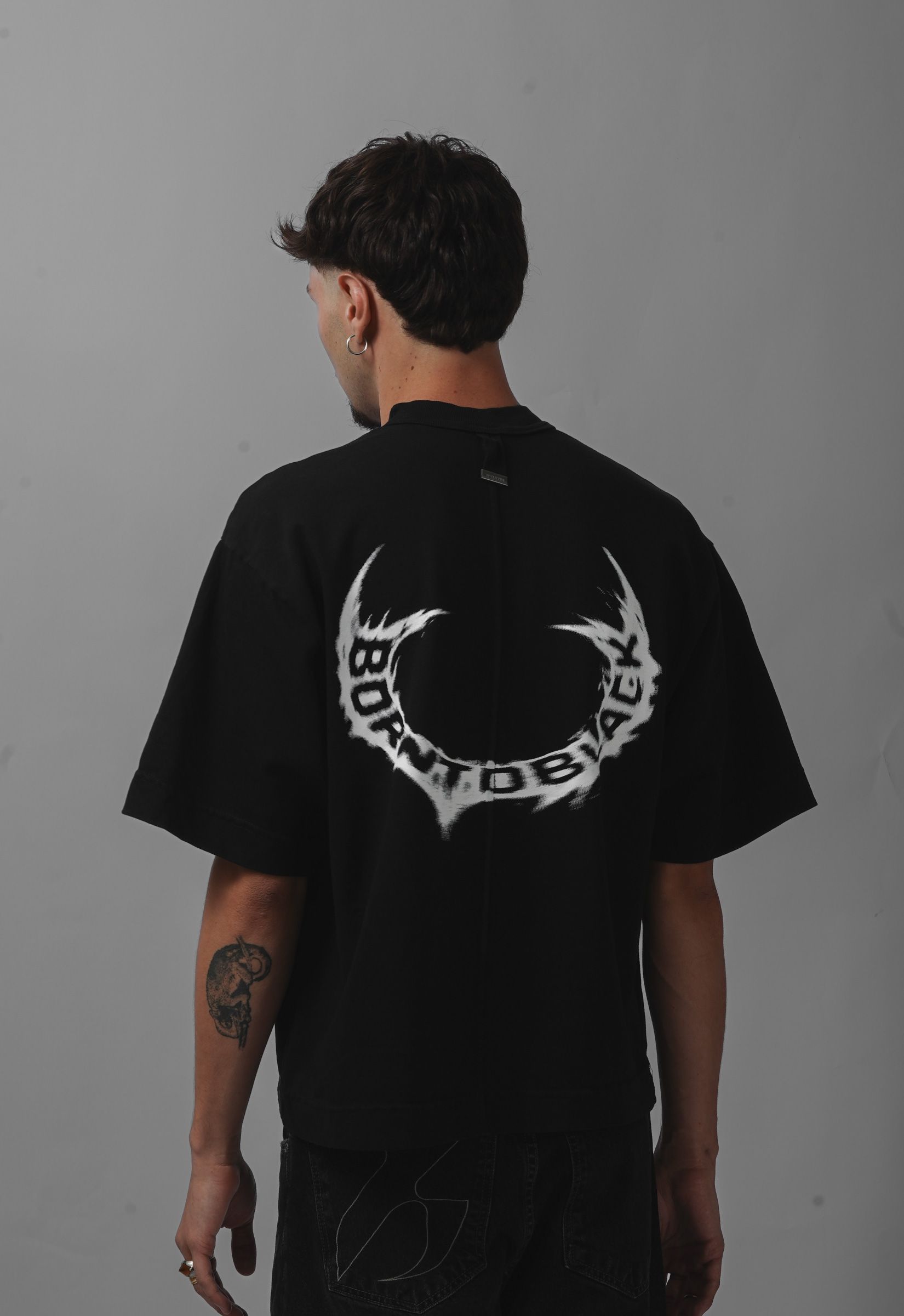 BOXY TEE RASTRO BORNTOBLACK