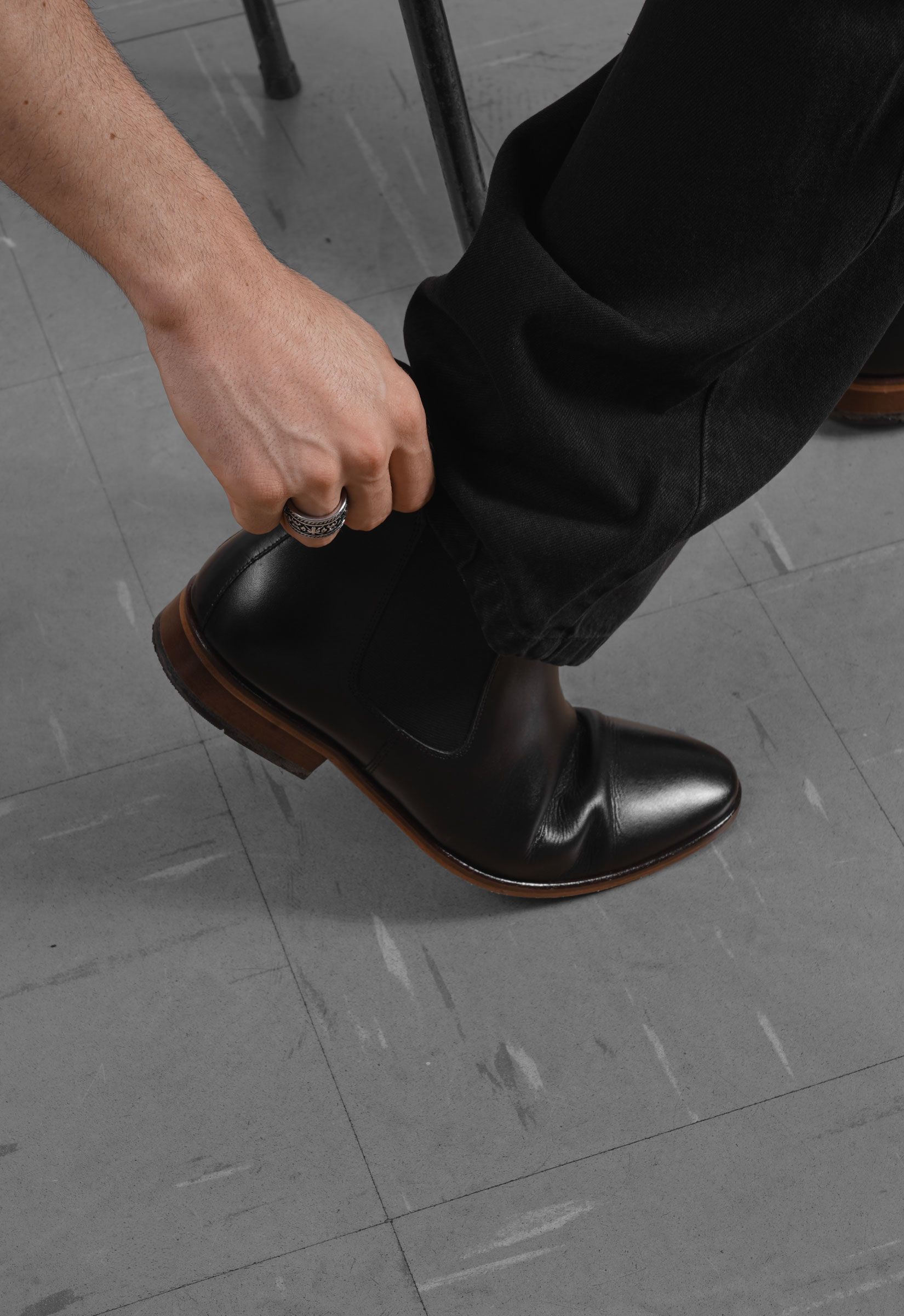 CHELSEA AXIS BLACK
