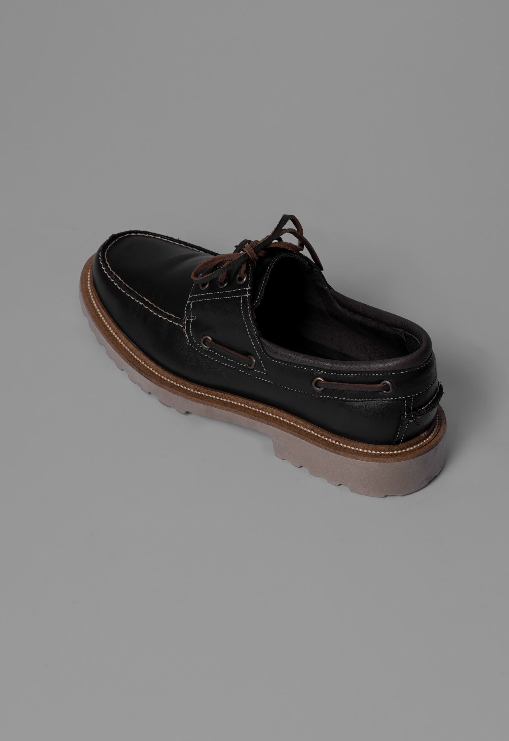 BOAT SHOE BLACK/NUT