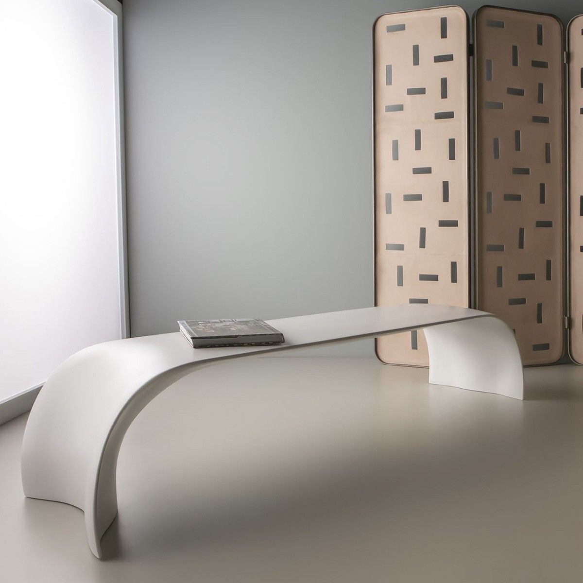 Zoom Banco Longo Zaha 3
