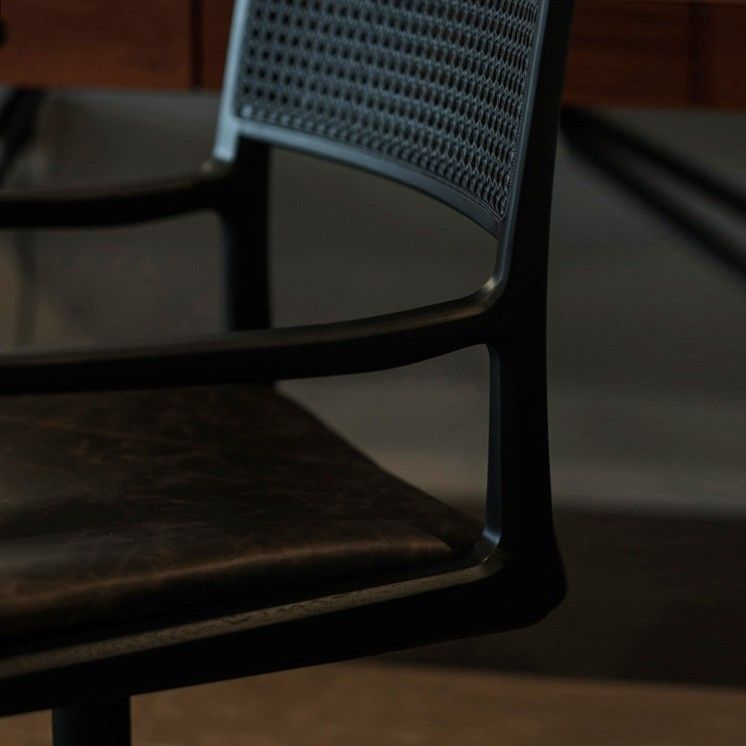 Zoom Cadeira Lark Office 2