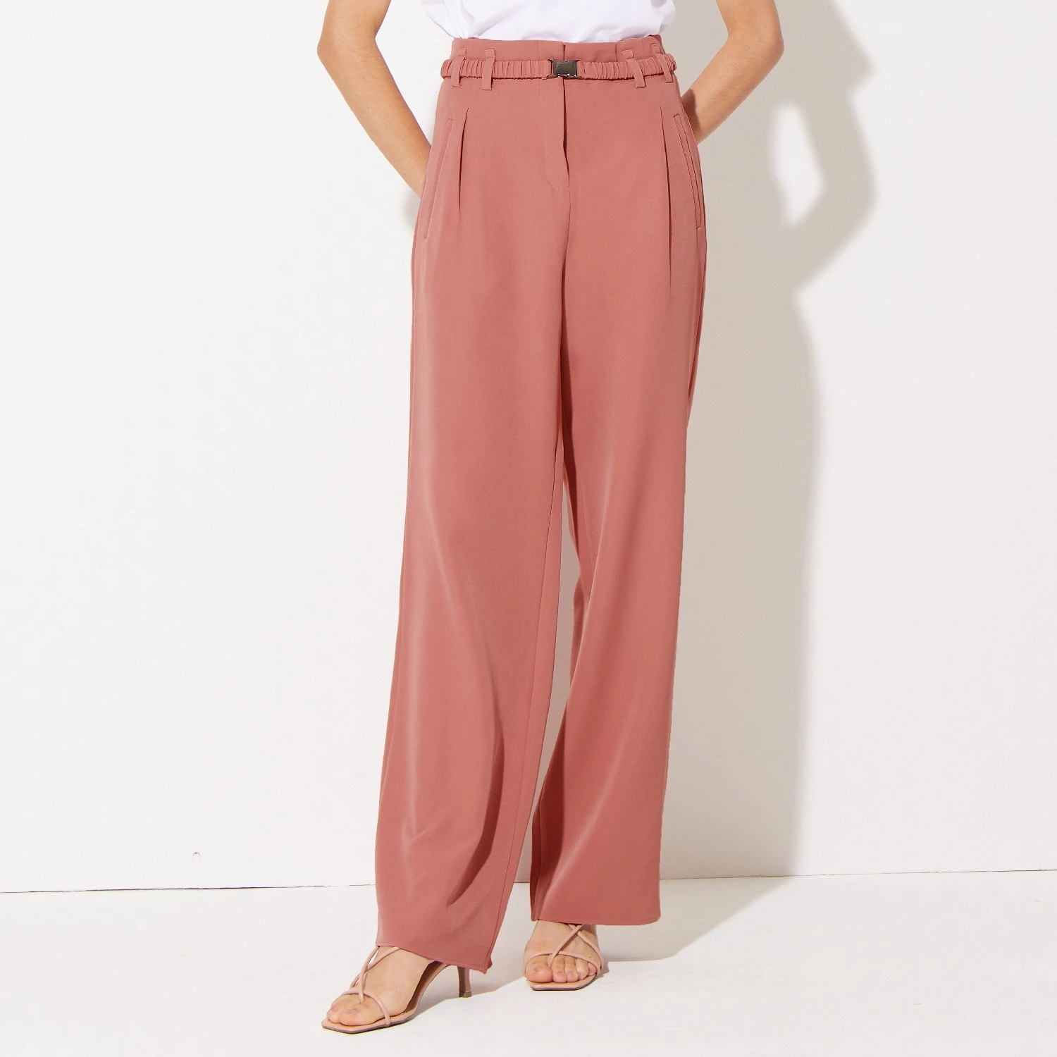 Calça Feminina Pantalona com Cinto