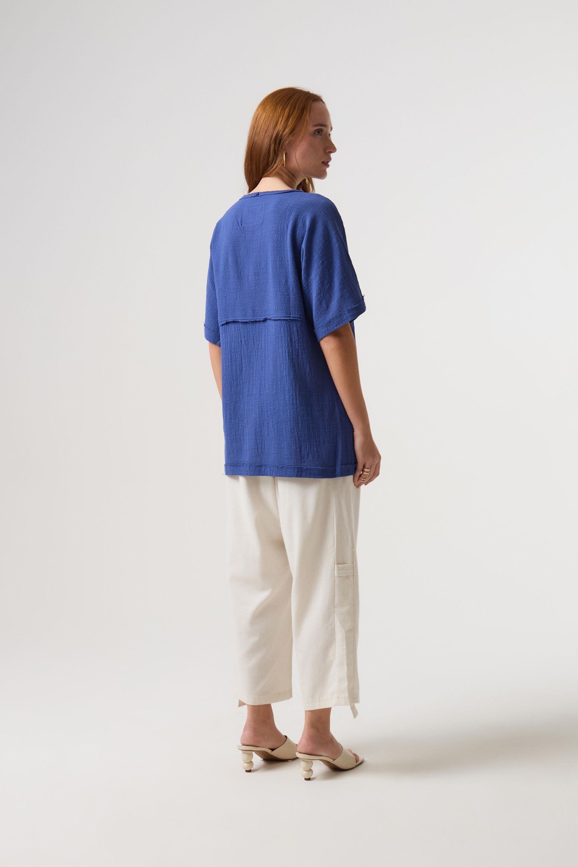 Foto do produto CAMISETA TARSILA AZUL PETRÓLEO