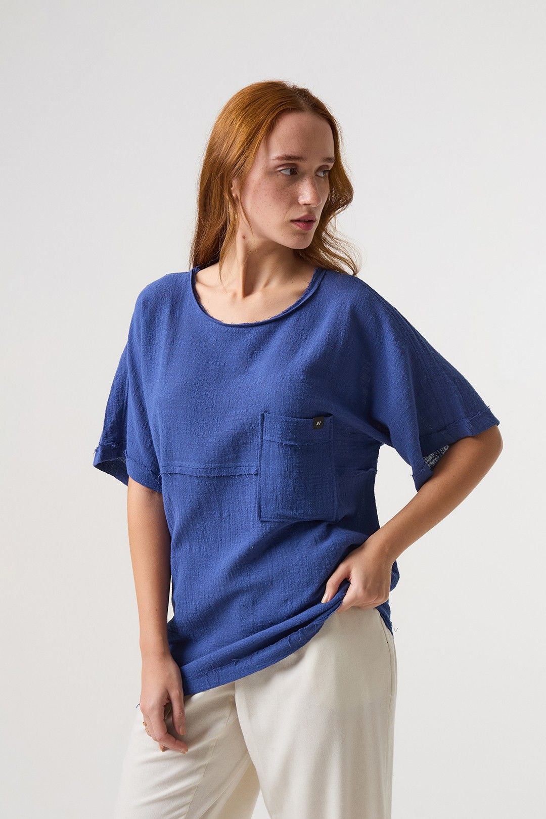 Foto do produto CAMISETA TARSILA AZUL PETRÓLEO
