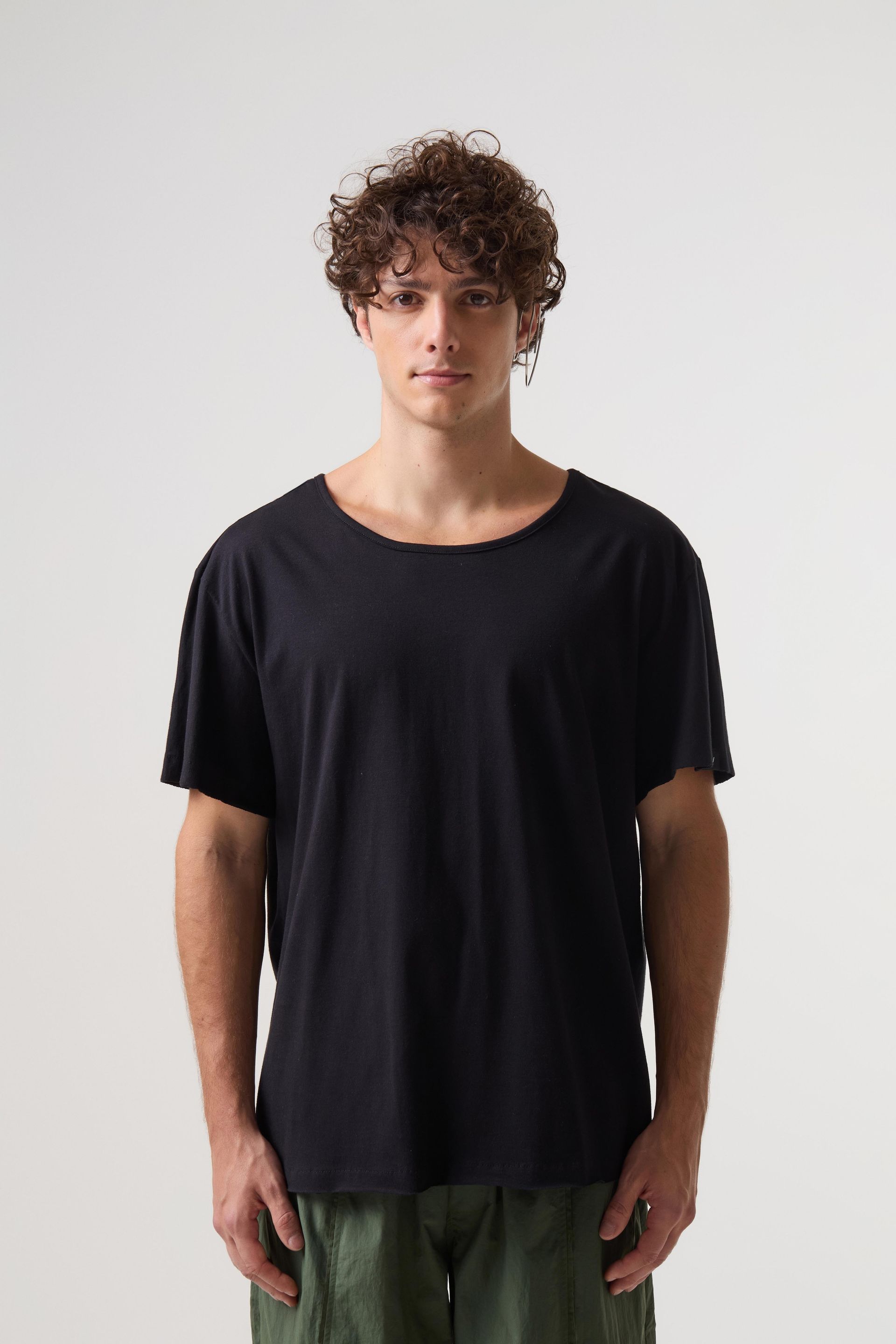 Foto do produto CAMISETA 0001 PRETO