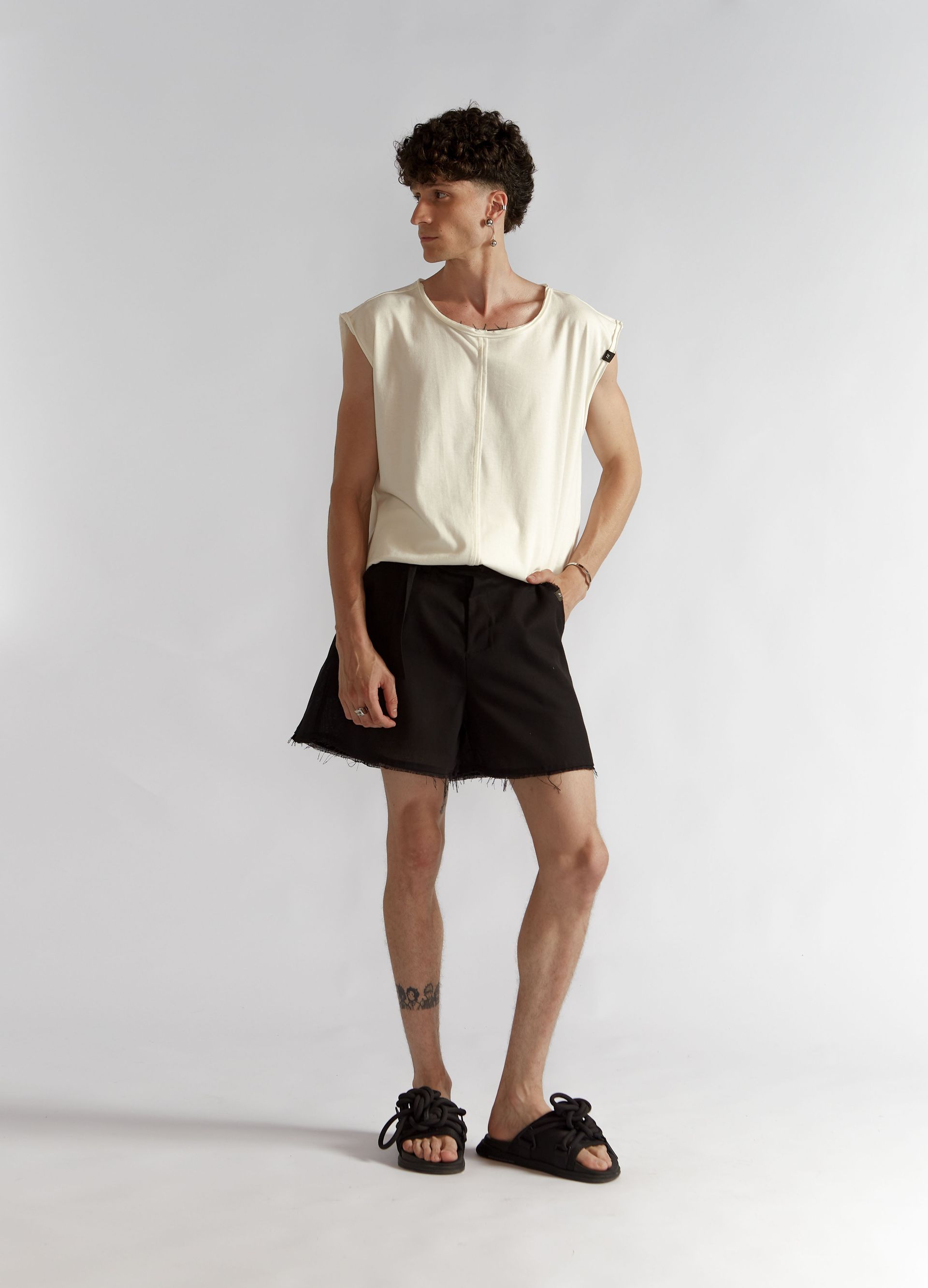 Foto do produto SHORTS LINA OFFWHITE