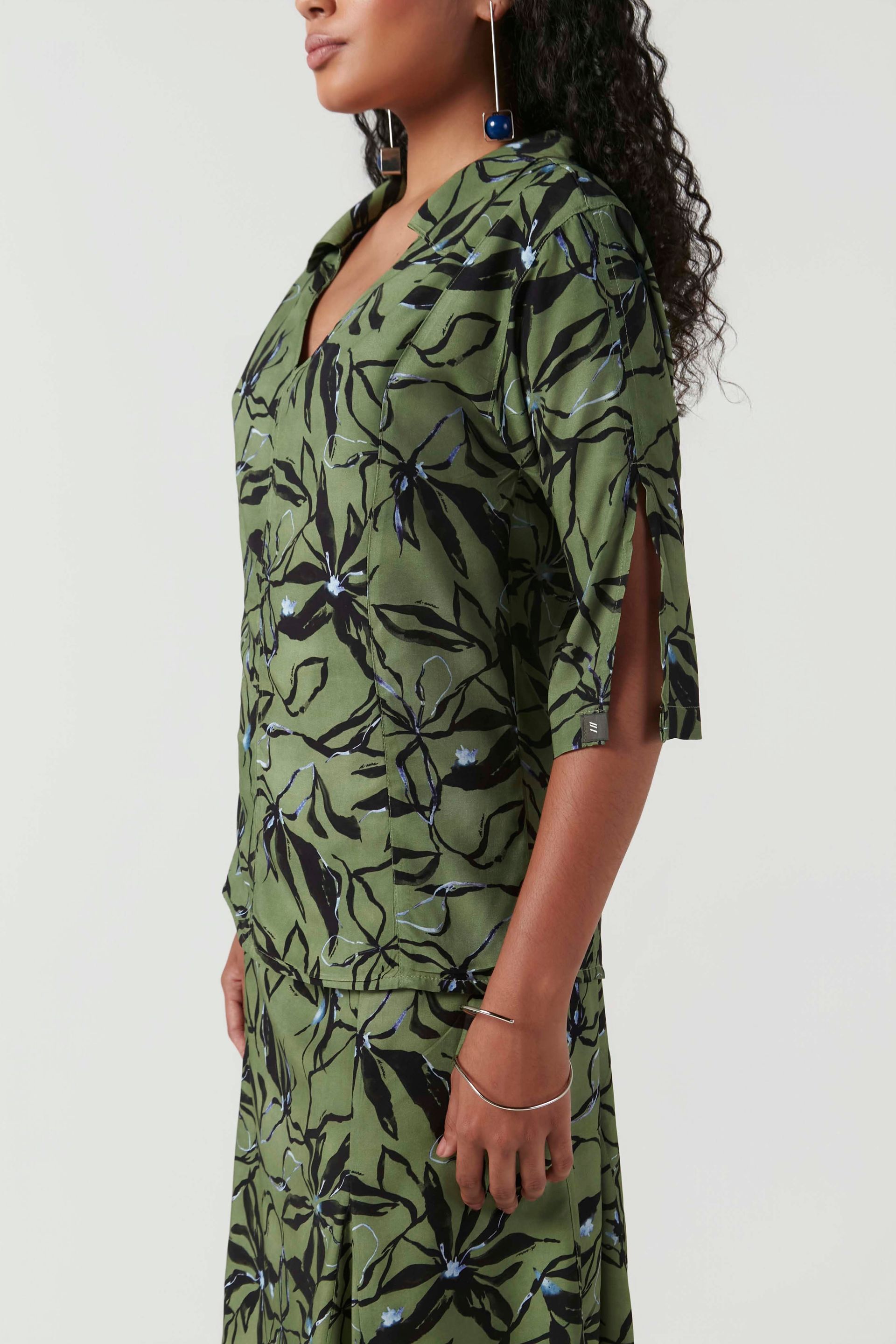 Foto do produto BLUSA CEDRUS MUSGO