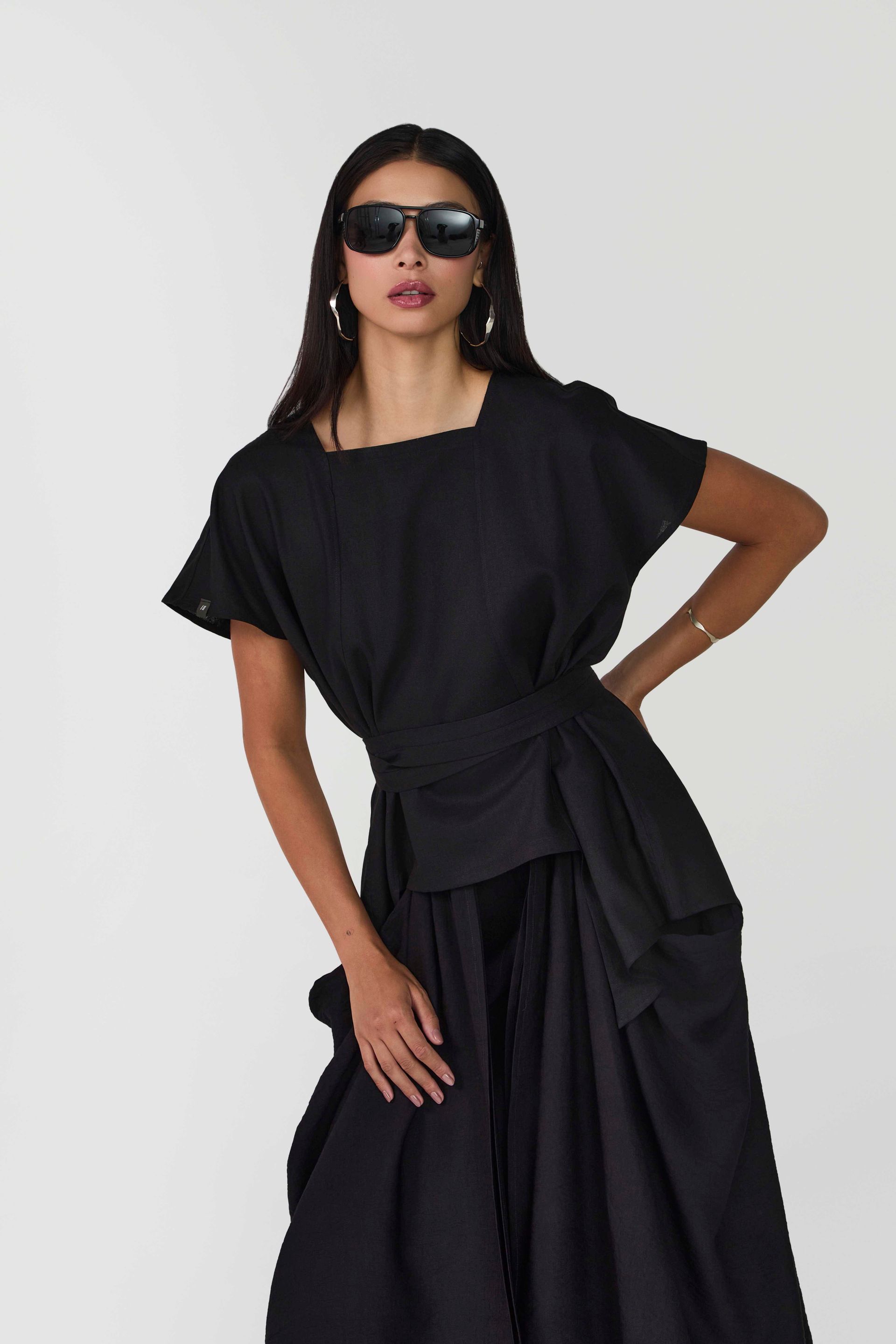 Foto do produto BLUSA AMARRAS PRETO