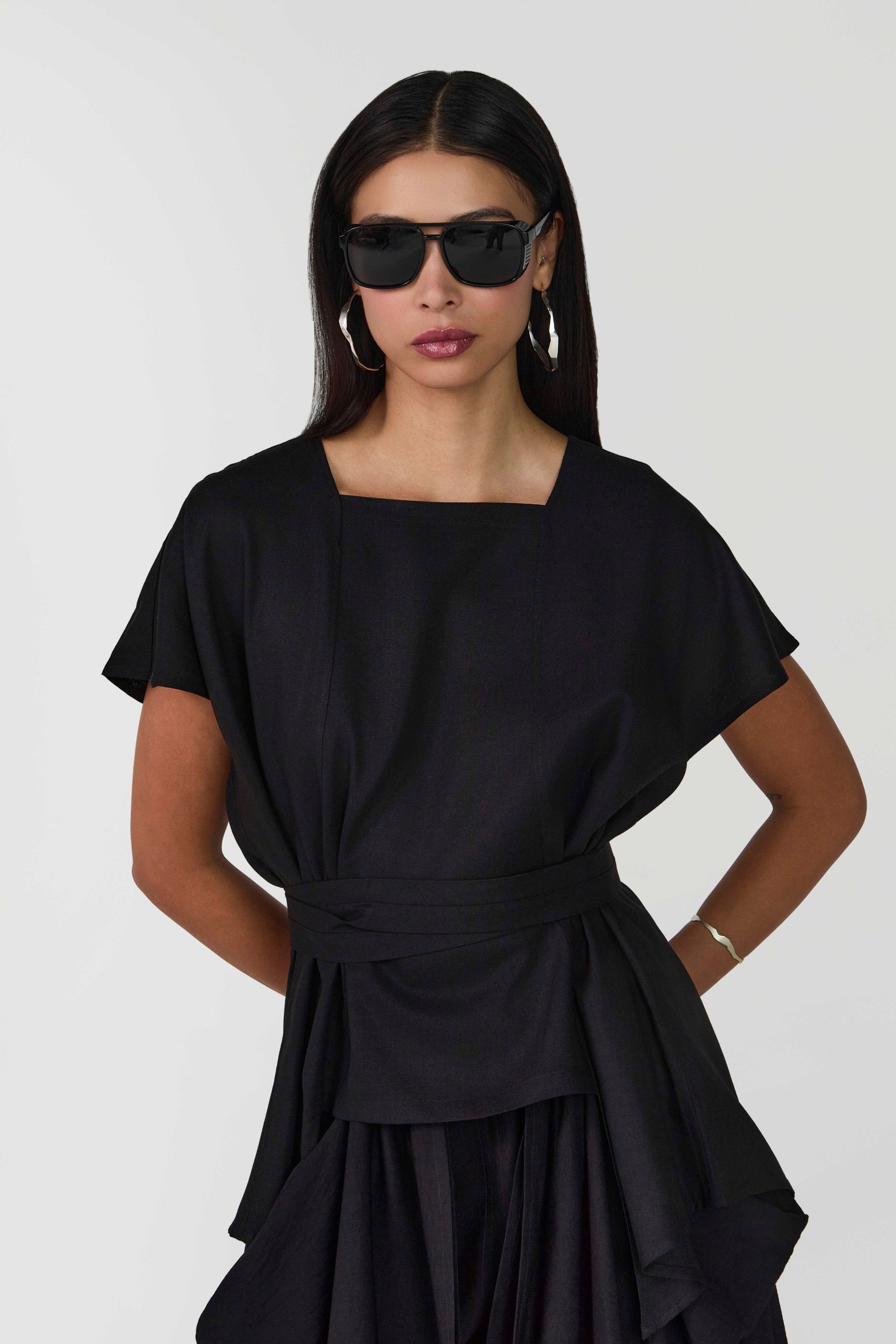 Foto do produto BLUSA AMARRAS PRETO
