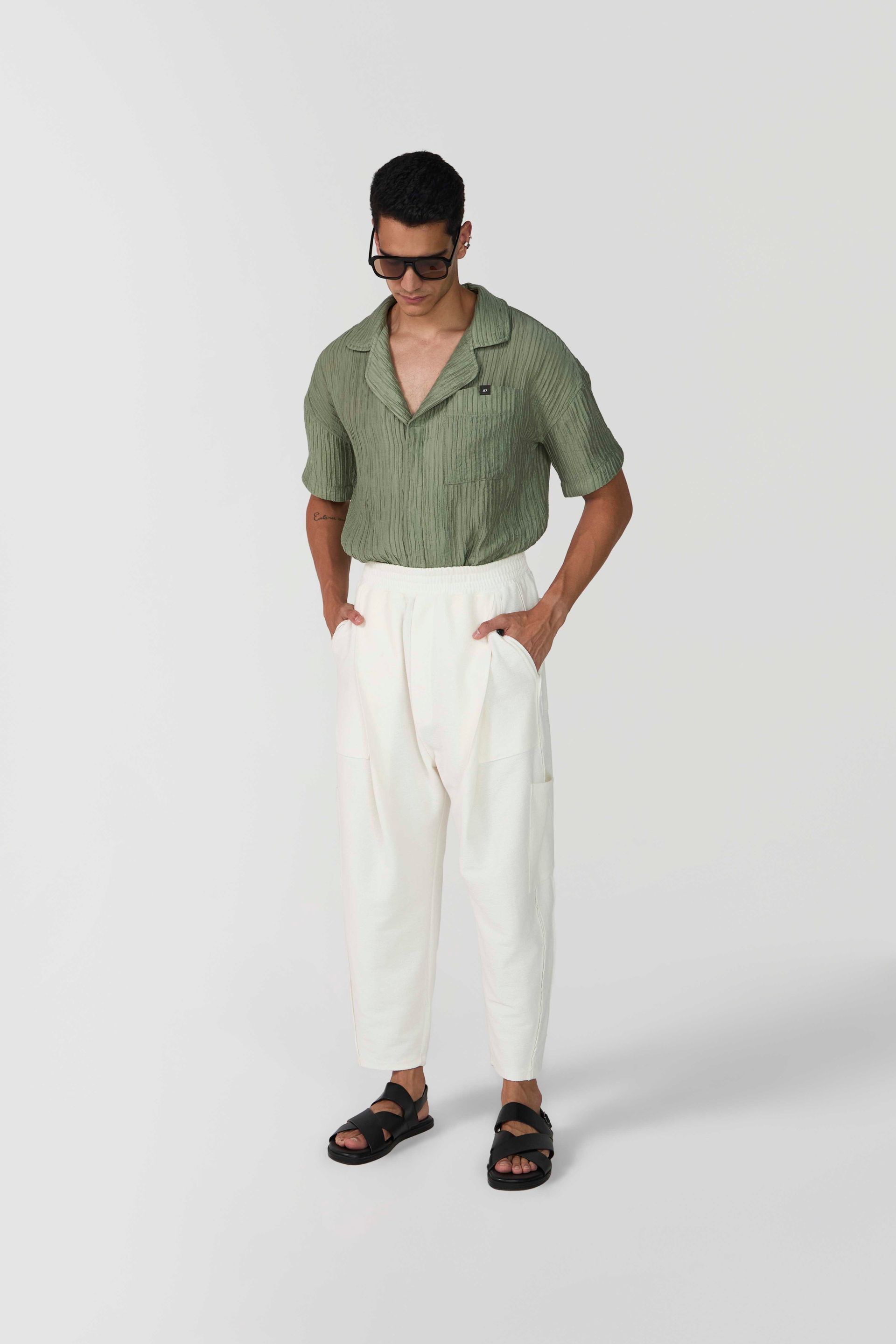 Foto do produto CALÇA +813 OFFWHITE