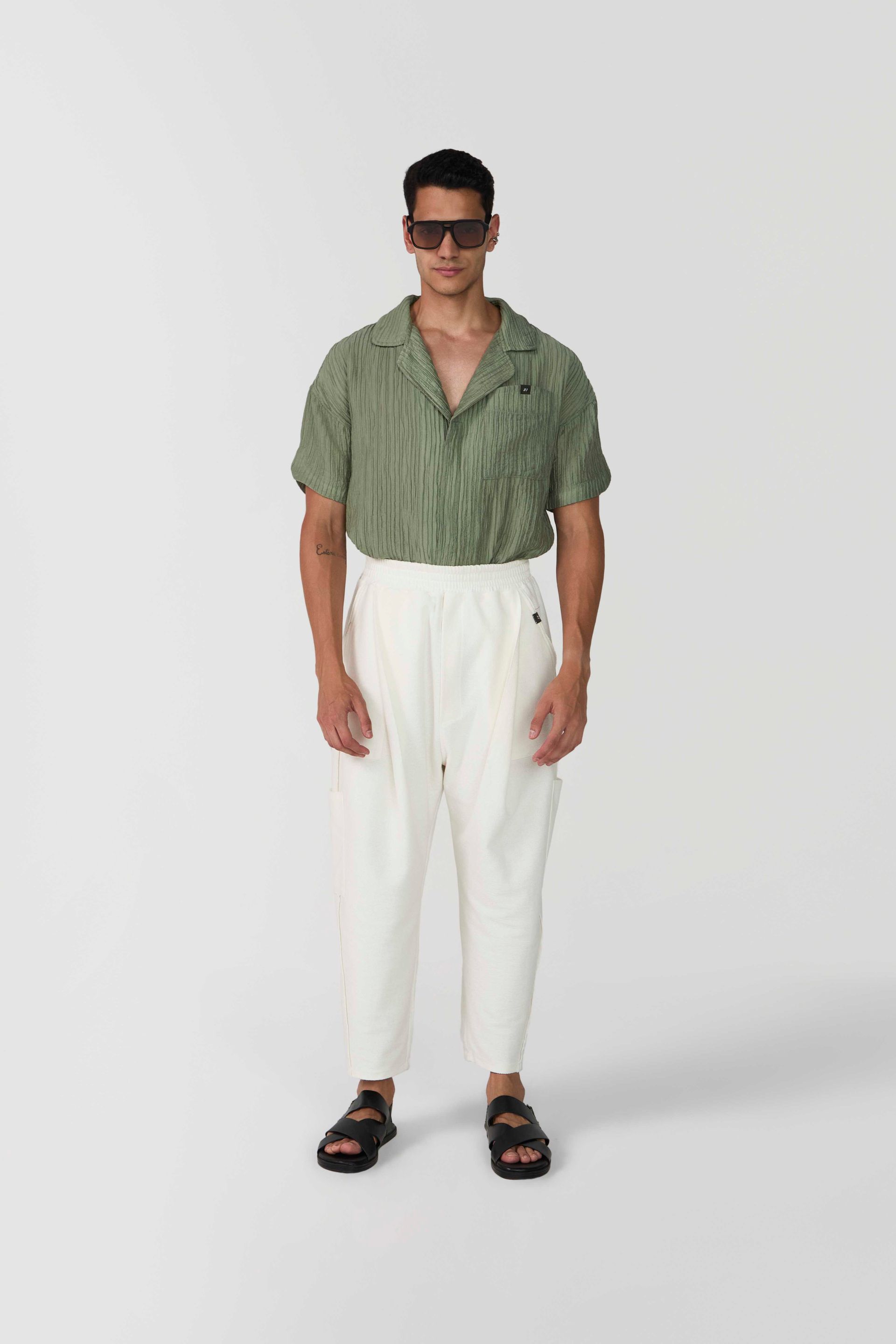 Foto do produto CALÇA +813 OFFWHITE