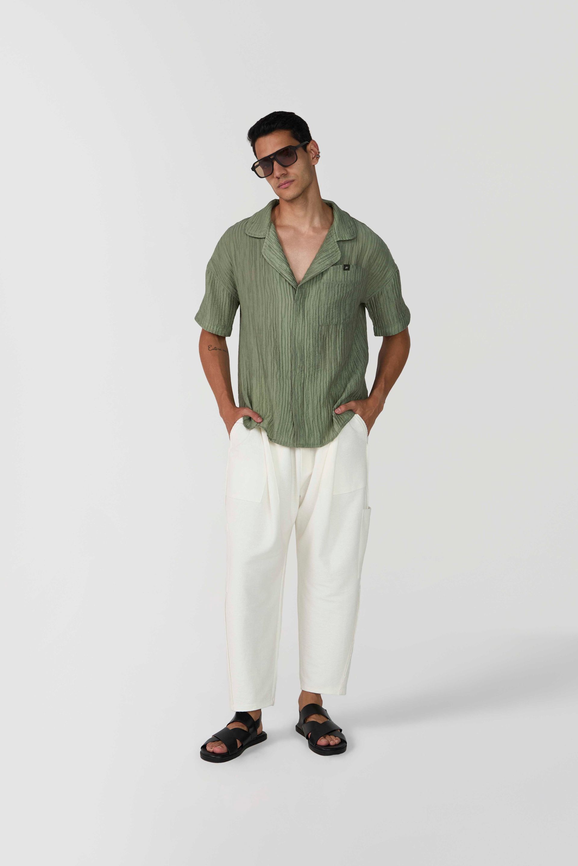 Foto do produto CALÇA +813 OFFWHITE