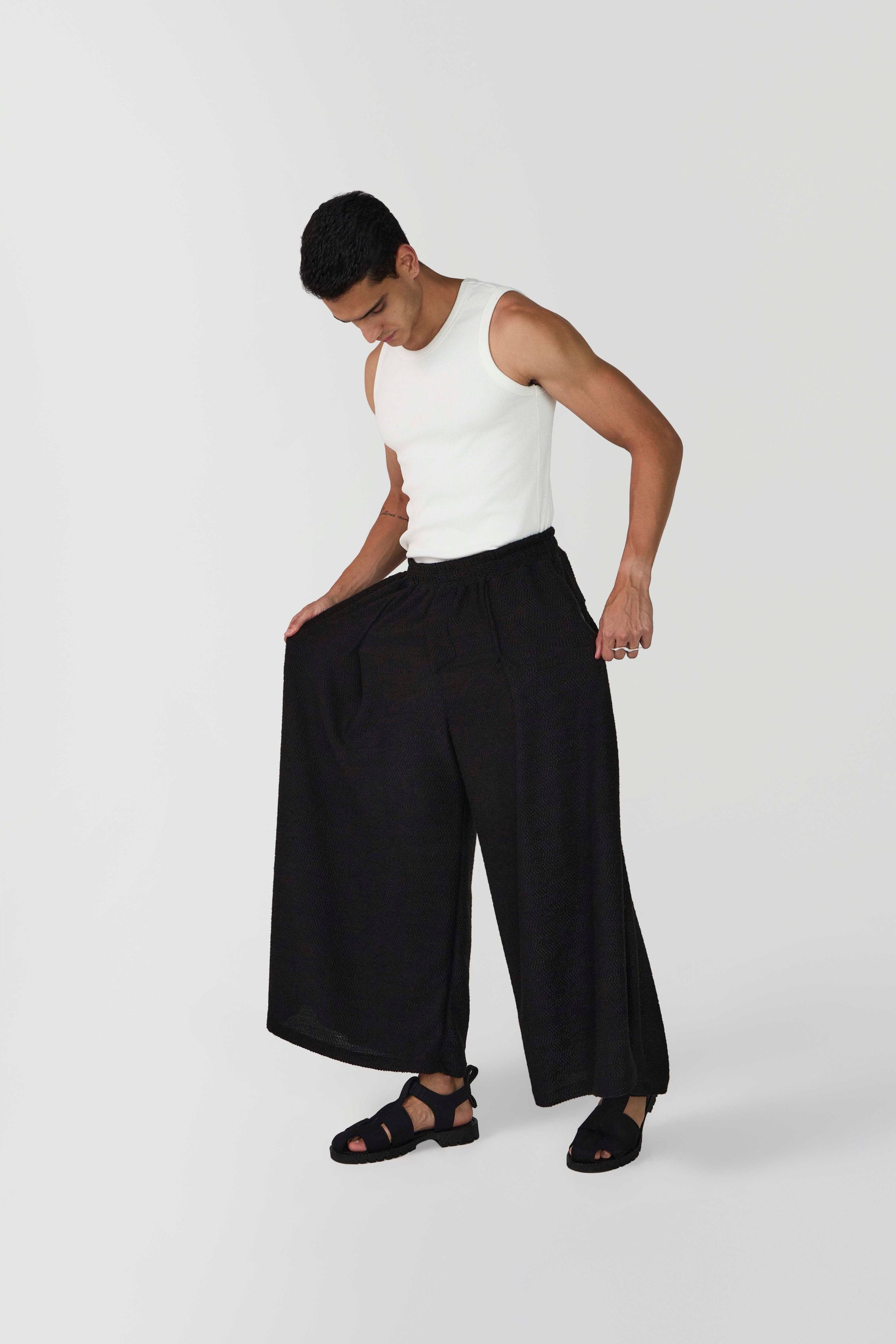 Foto do produto CALÇA ANGI PRETO