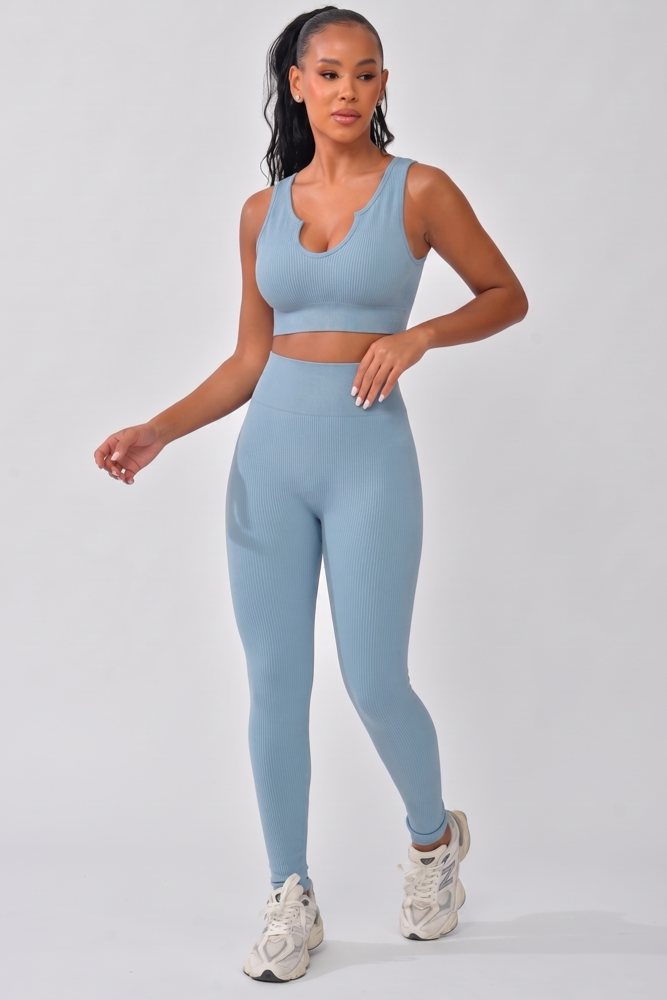 Conjunto Legging Canelada e Top Decote Azul Claro Bela