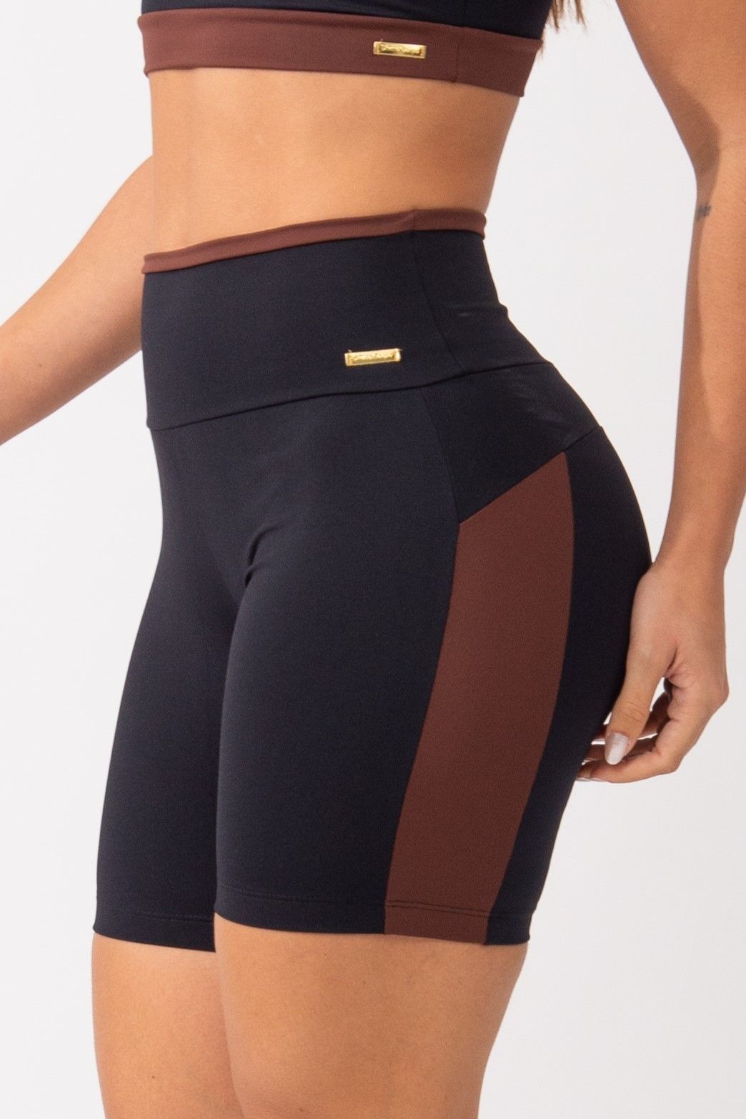 Bermuda Fitness Preto e Marrom Ultra
