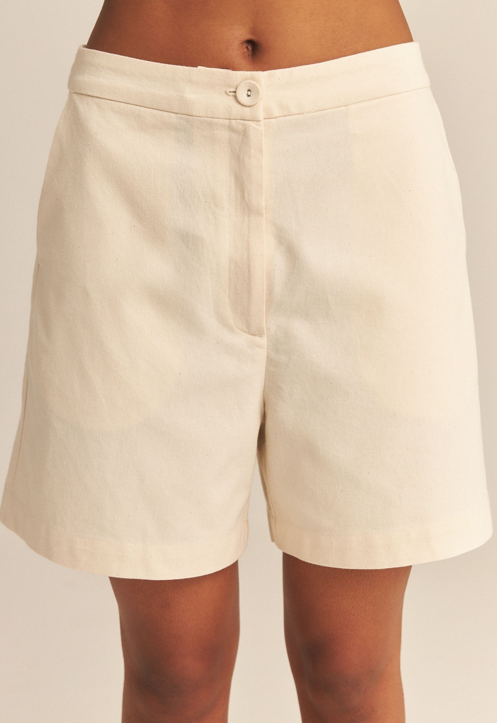 Foto do produto Shorts Augusta Algodão Orgânico Off White 
