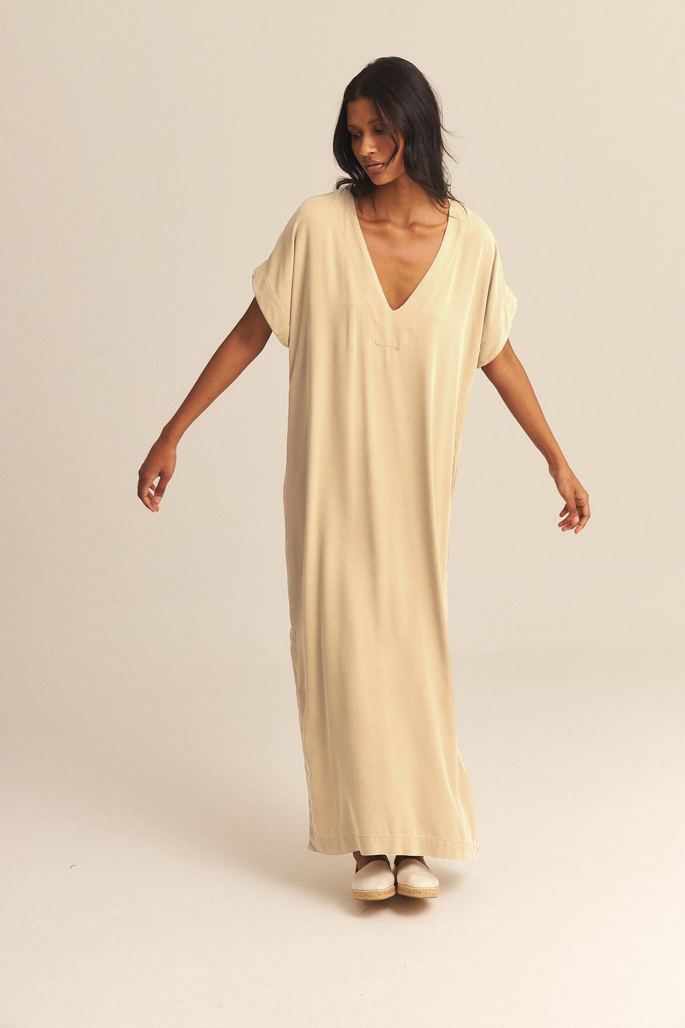 Foto do produto Vestido Lilia Modal Bege Chá Preto
