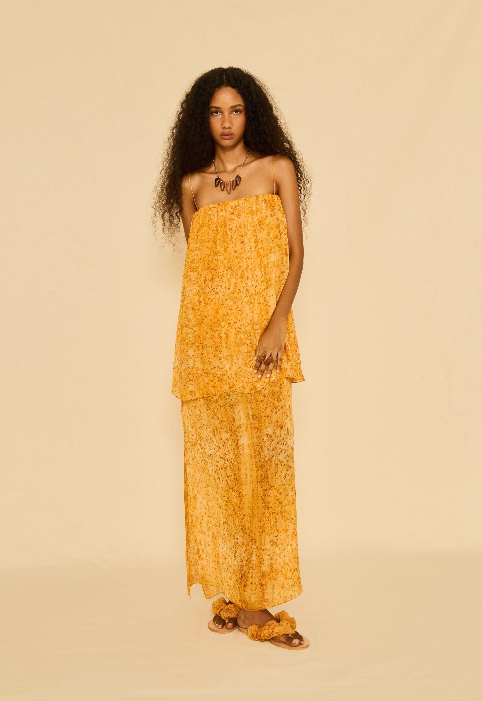 Foto do produto Vestido Paloma Seda Impressão Botânica Urucum