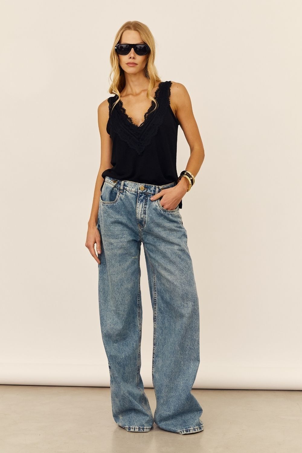 Calça Jeans Celine | Conforto, Estilo e Caimento Perfeito